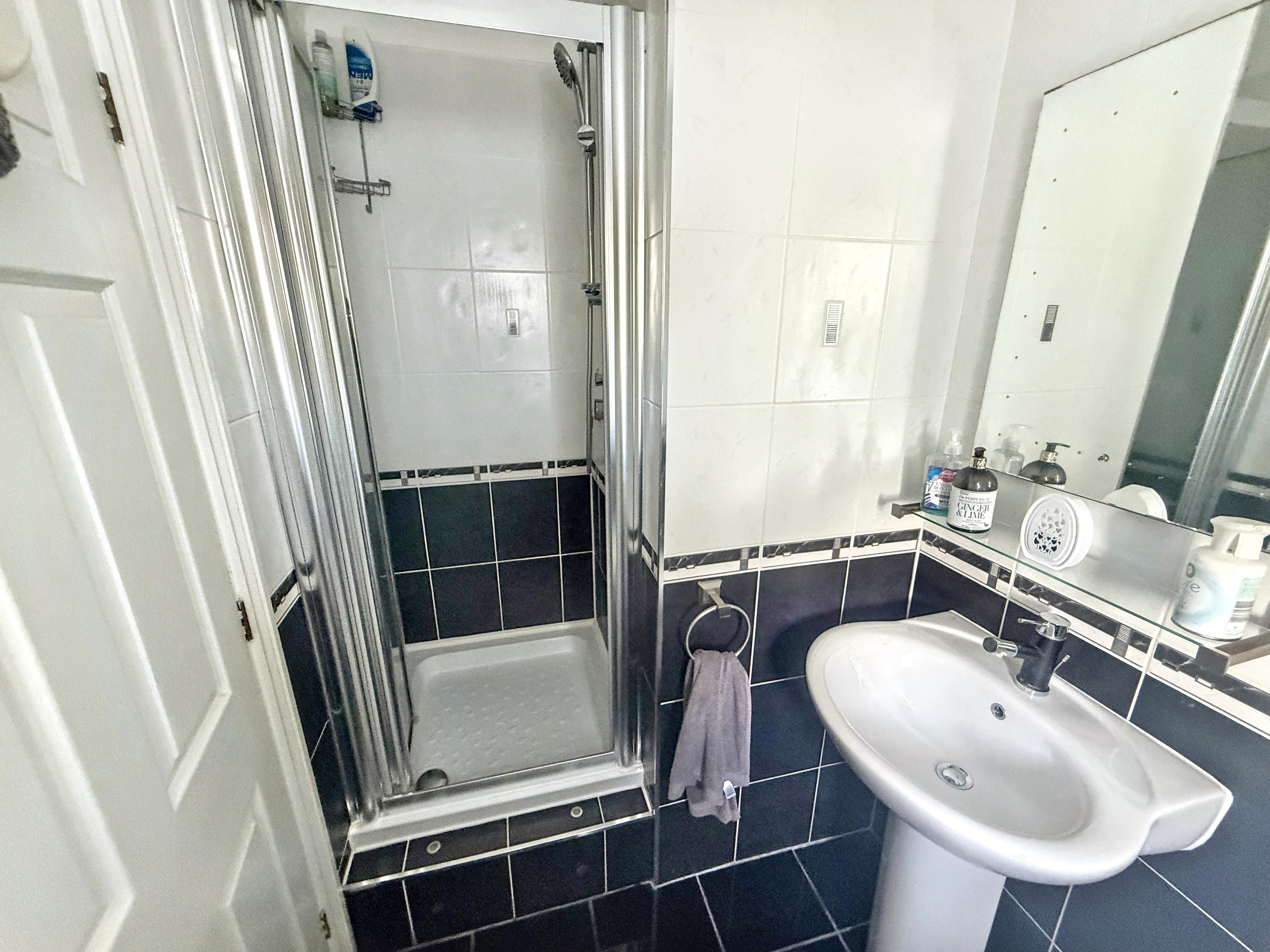 10 - Ensuite