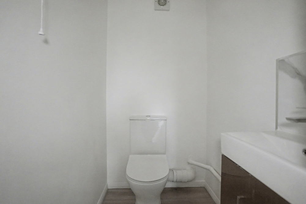 18 - Bathroom