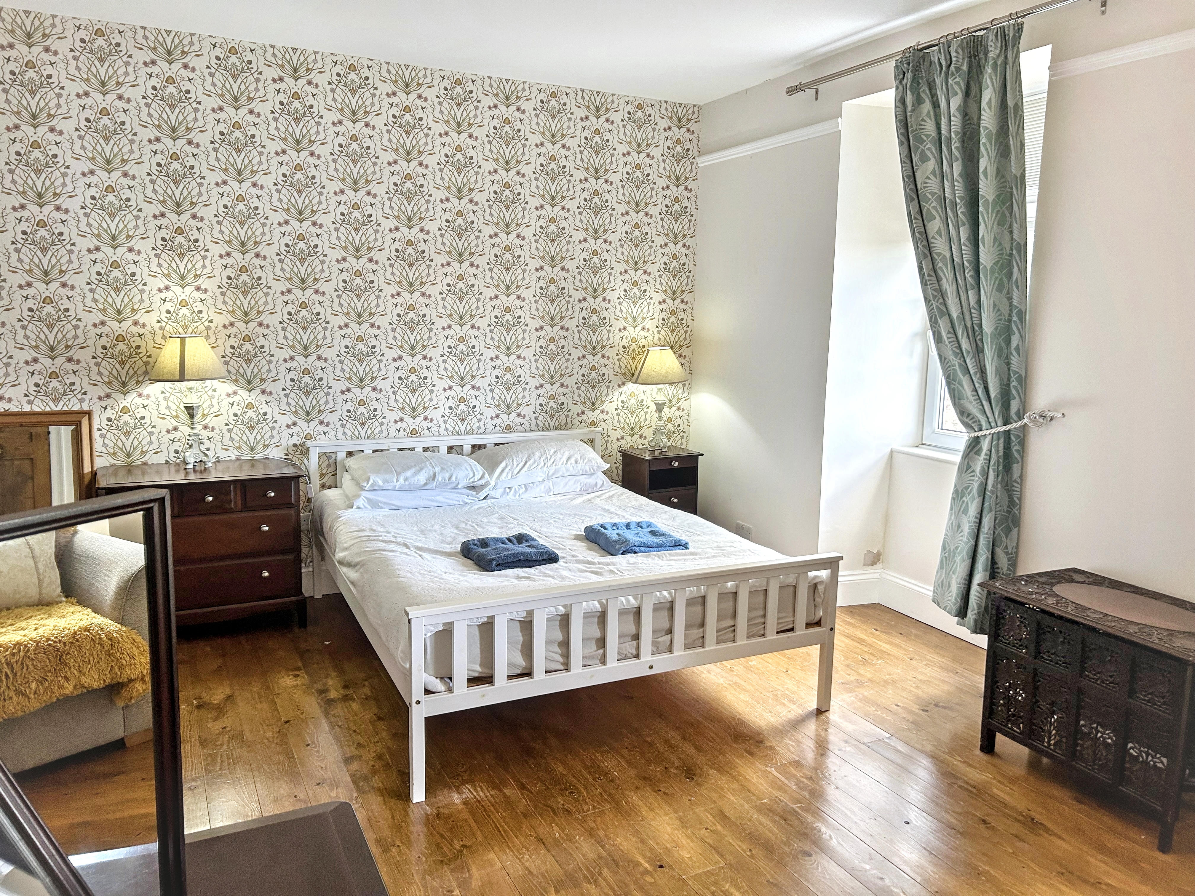 10 - Bedroom2