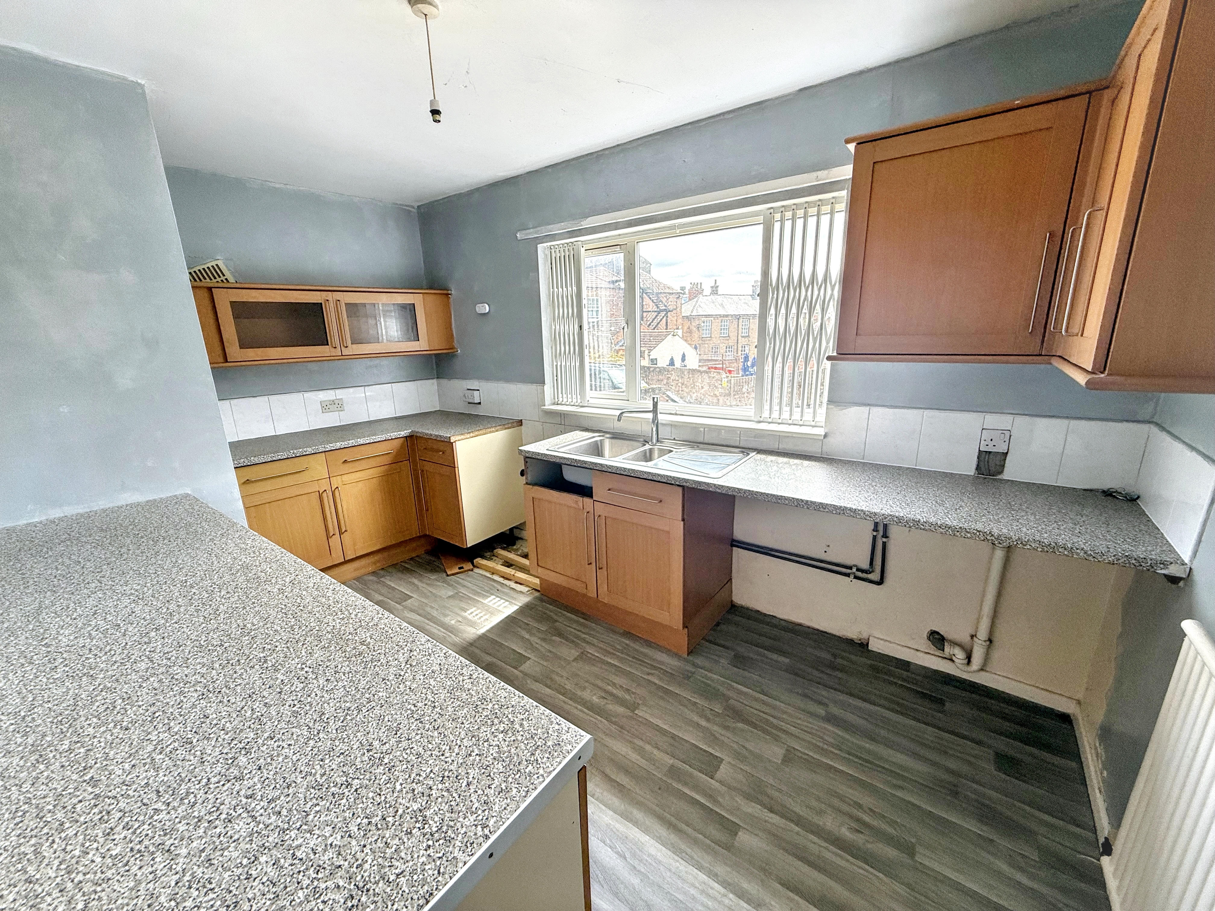 5 - Kitchen