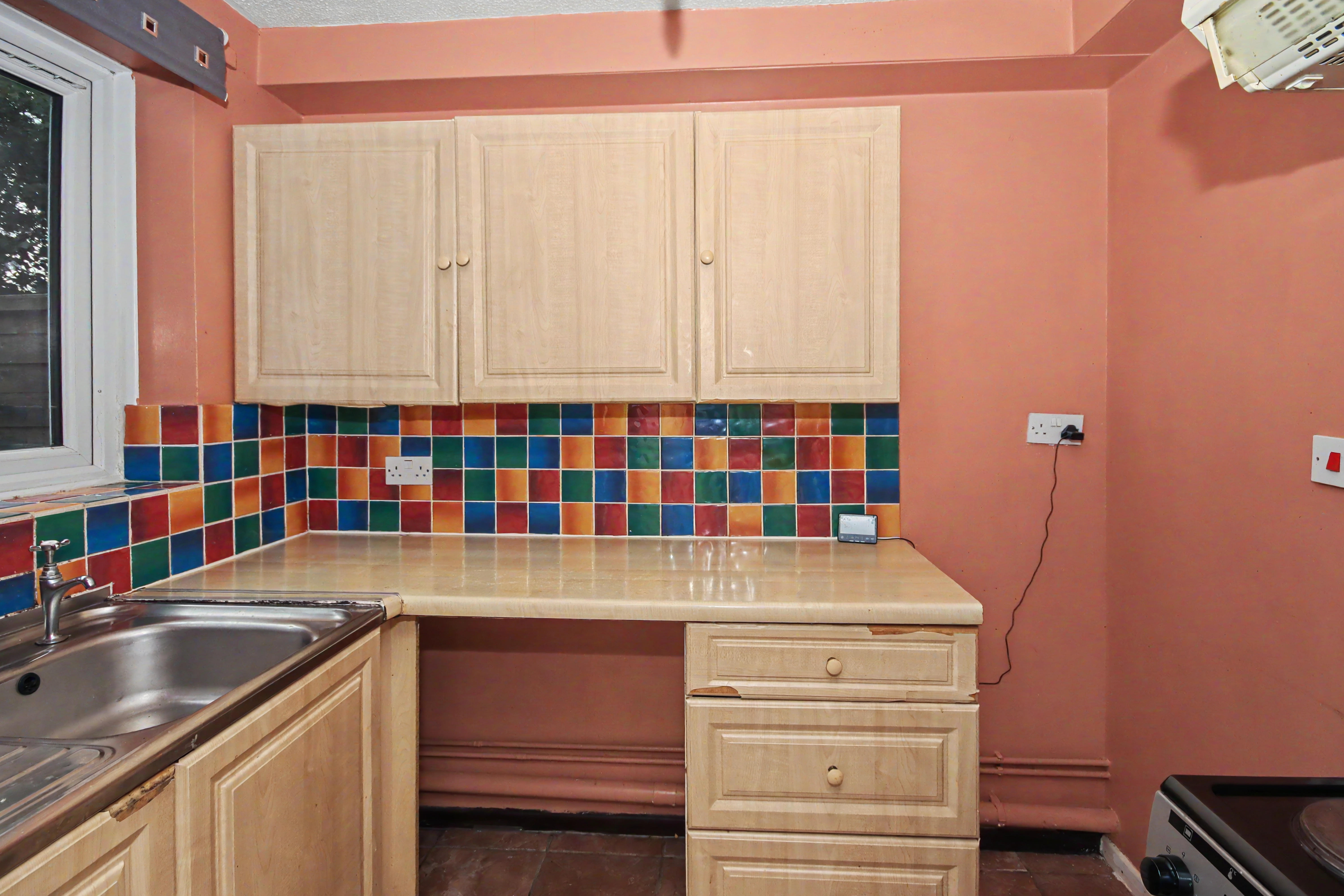 4 - Kitchen