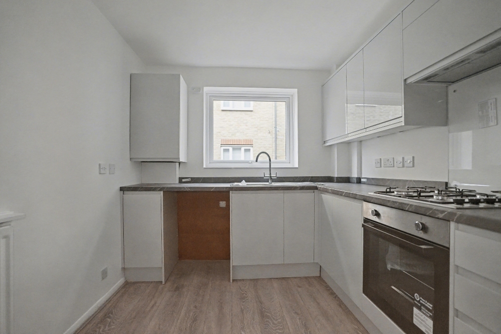 8 - Kitchen