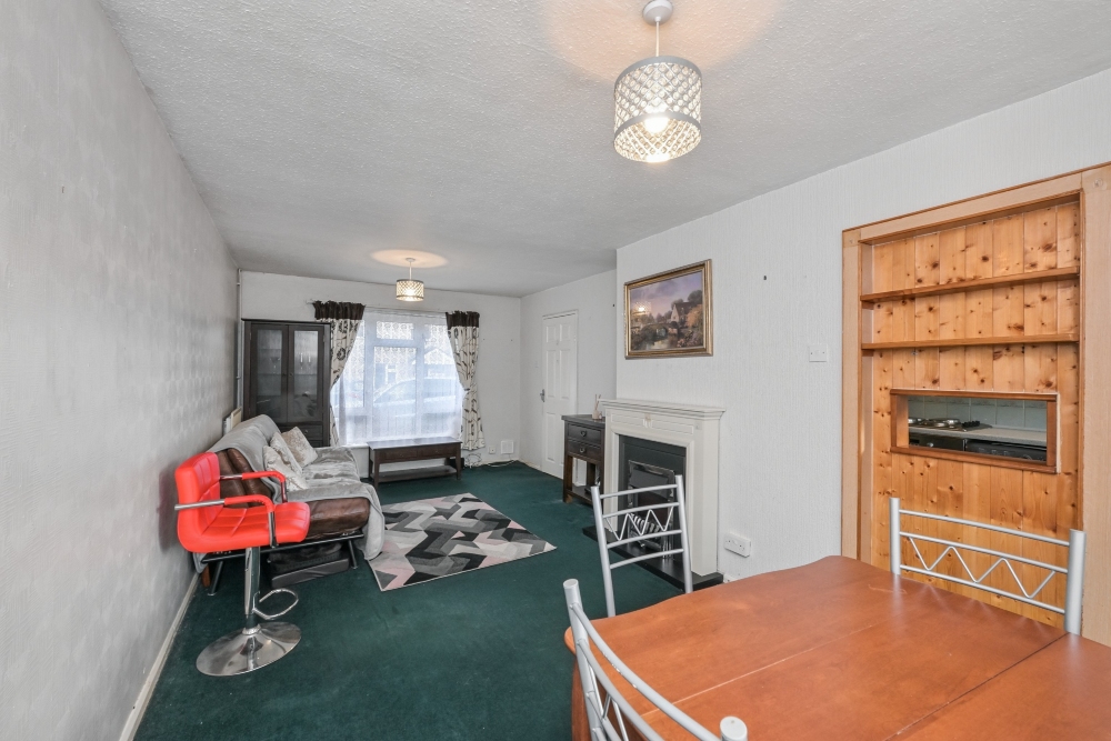 6 - Living room