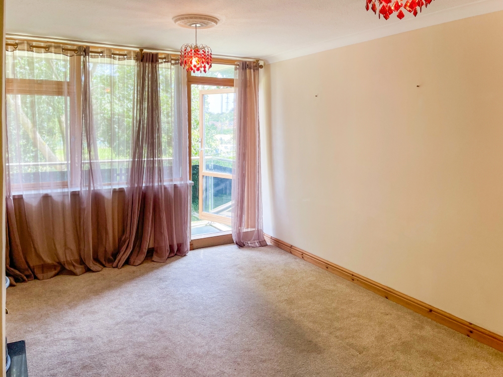 5 - Living room