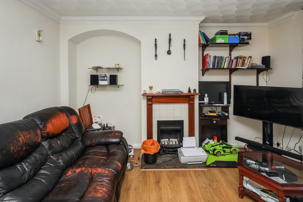 4 - Living room