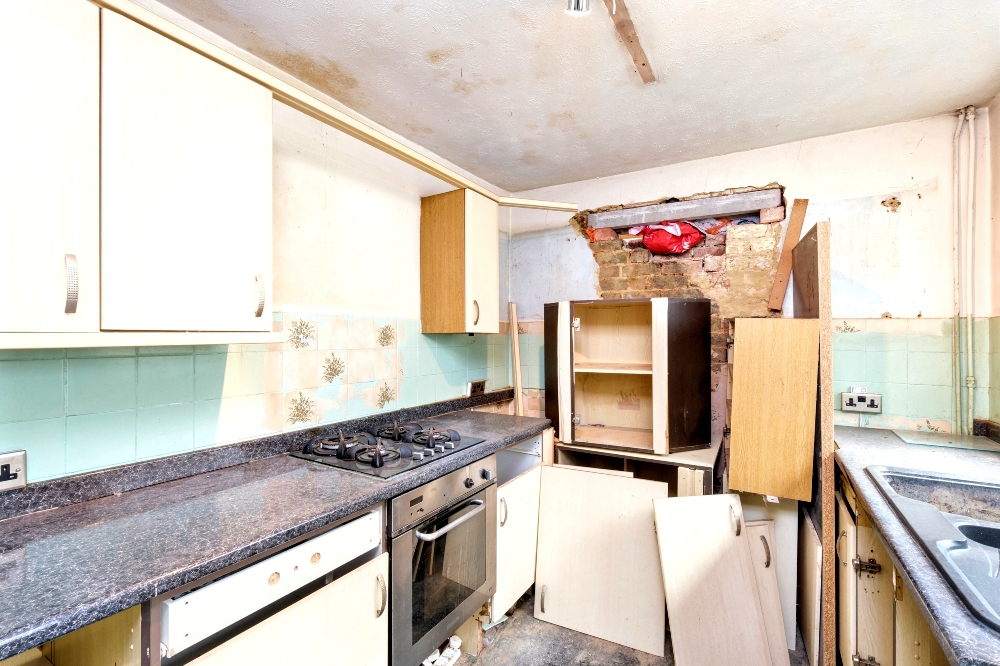 3 - Kitchen
