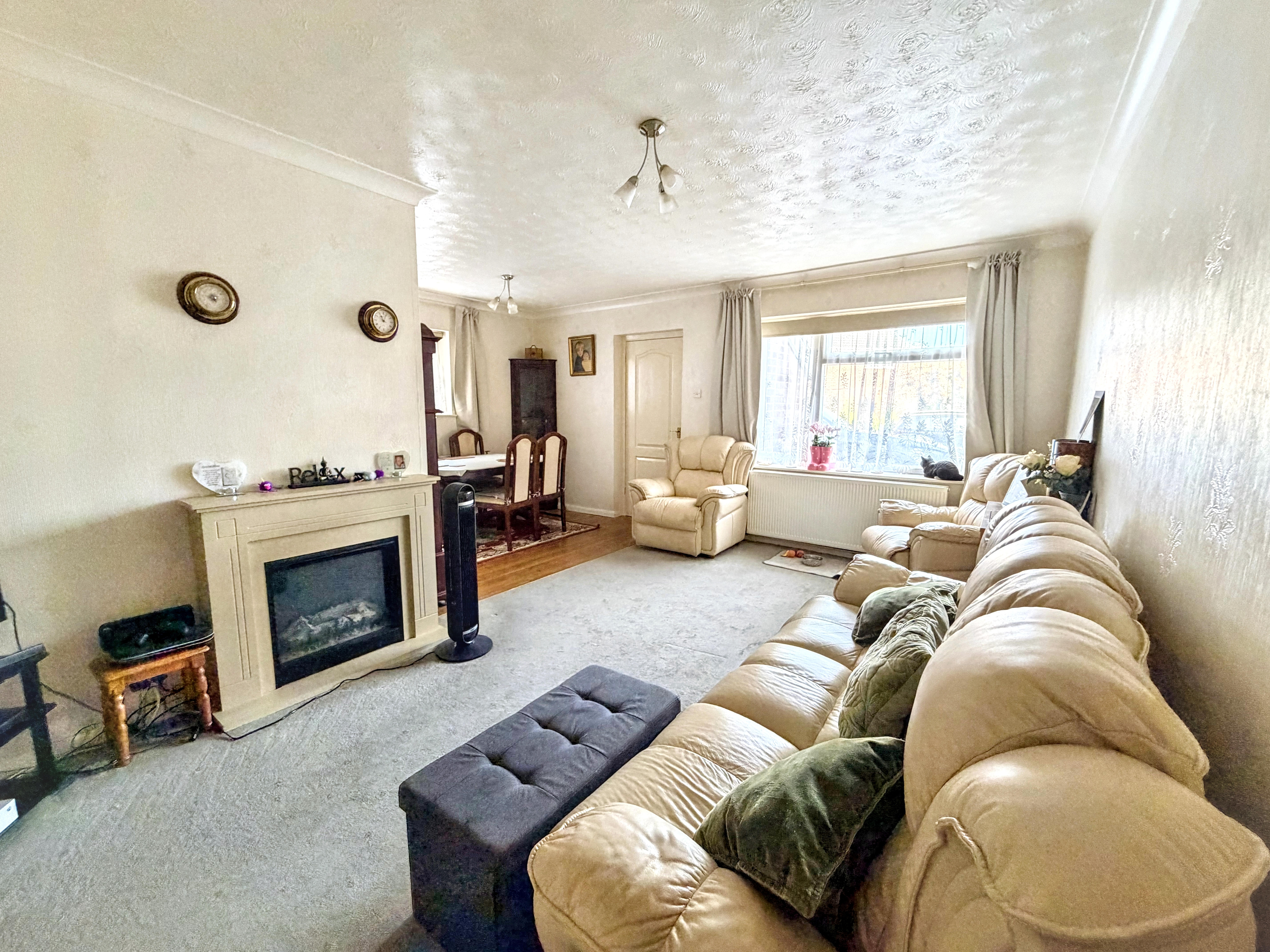 4 - Living room