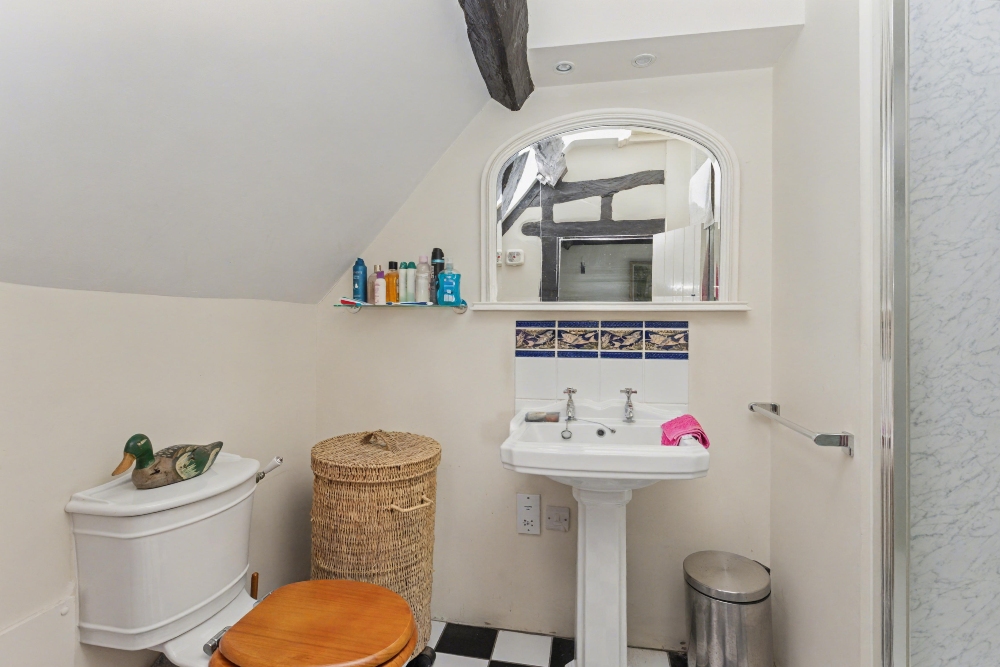27 - Bathroom
