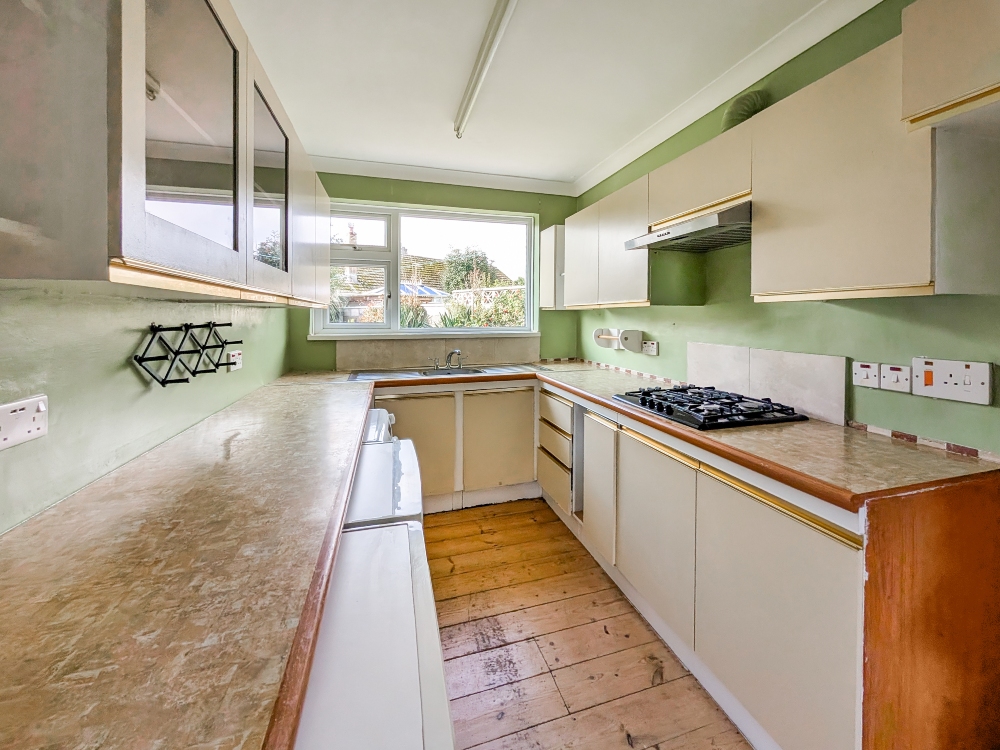 5 - Kitchen