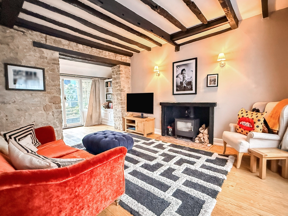 6 - Living room