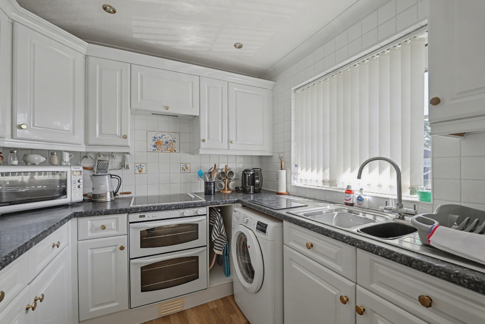 8 - Kitchen
