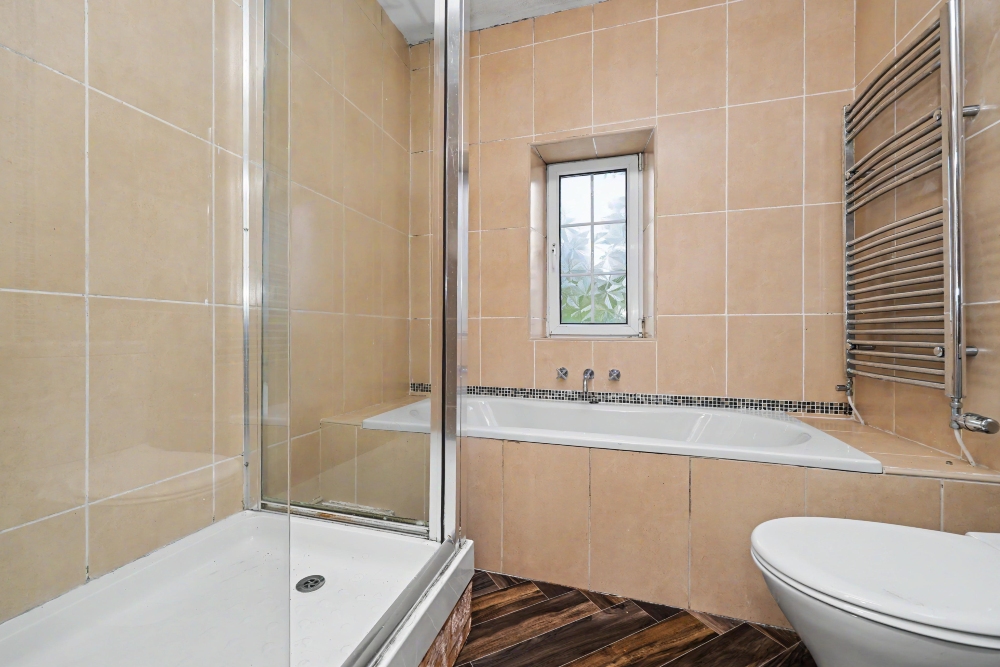 17 - Bathroom