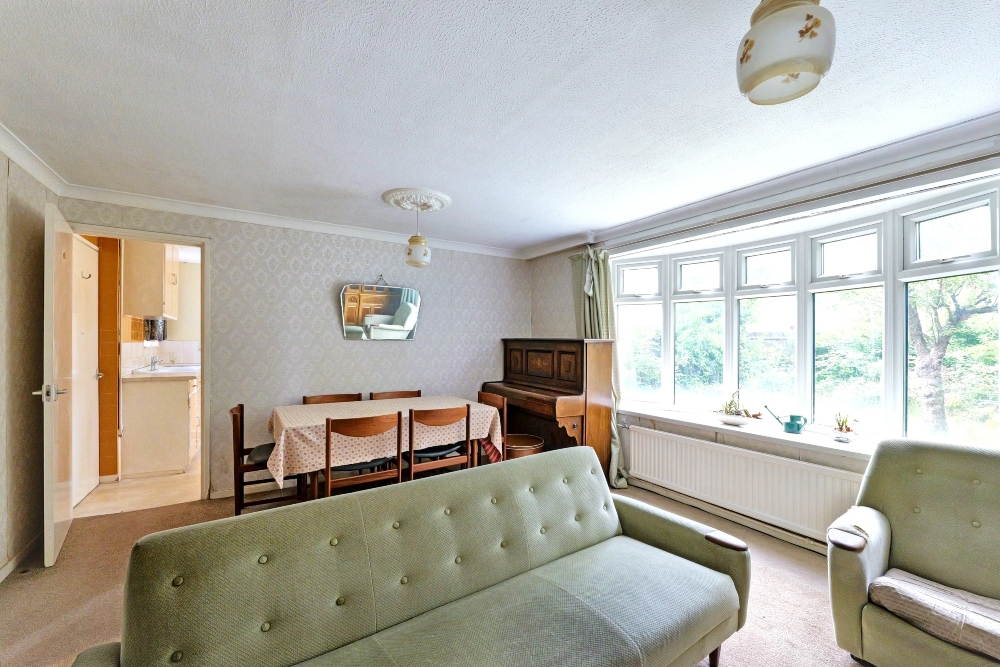 5 - Living room