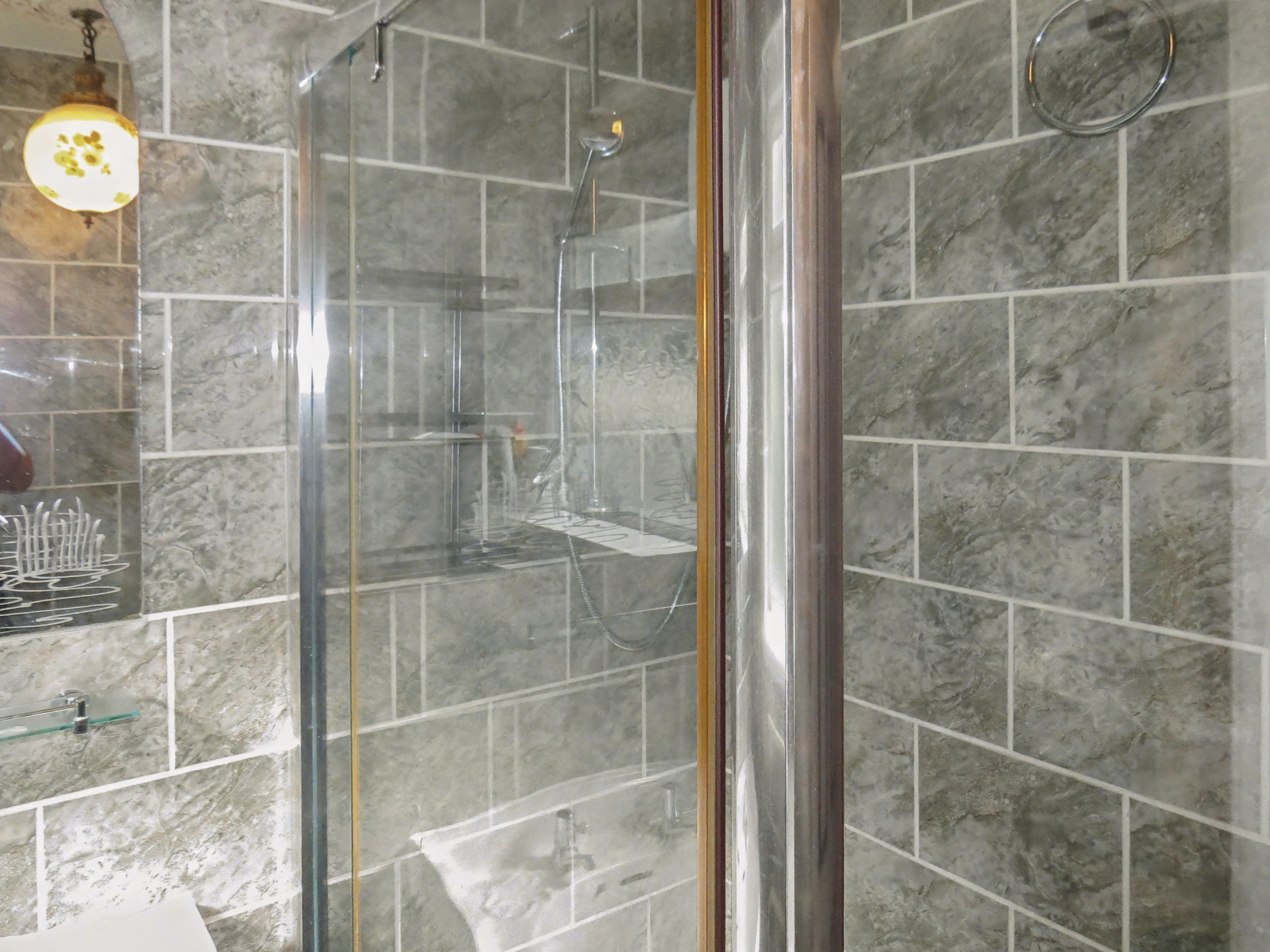21 - Bathroom