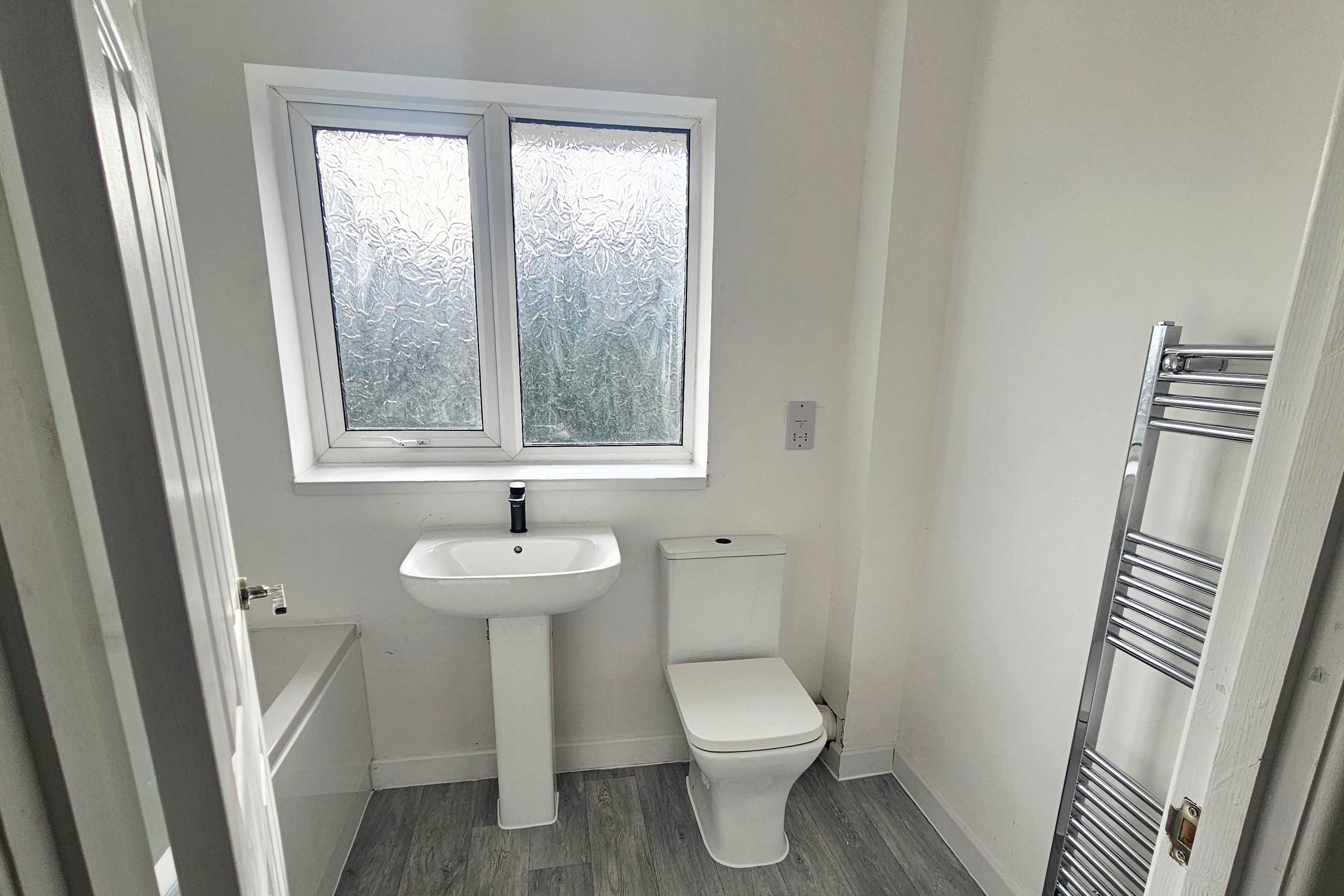 18 - Bathroom