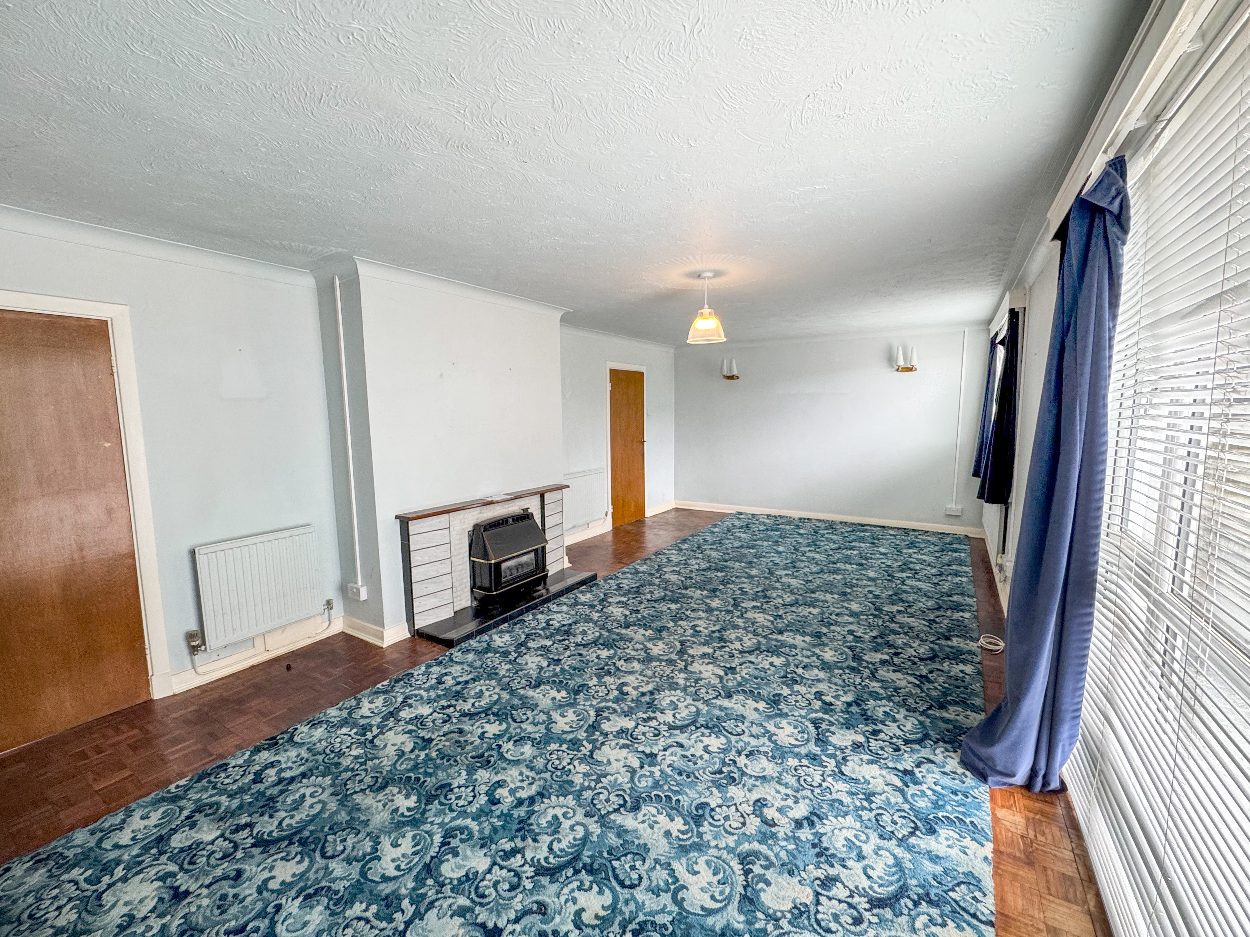 4 - Living room
