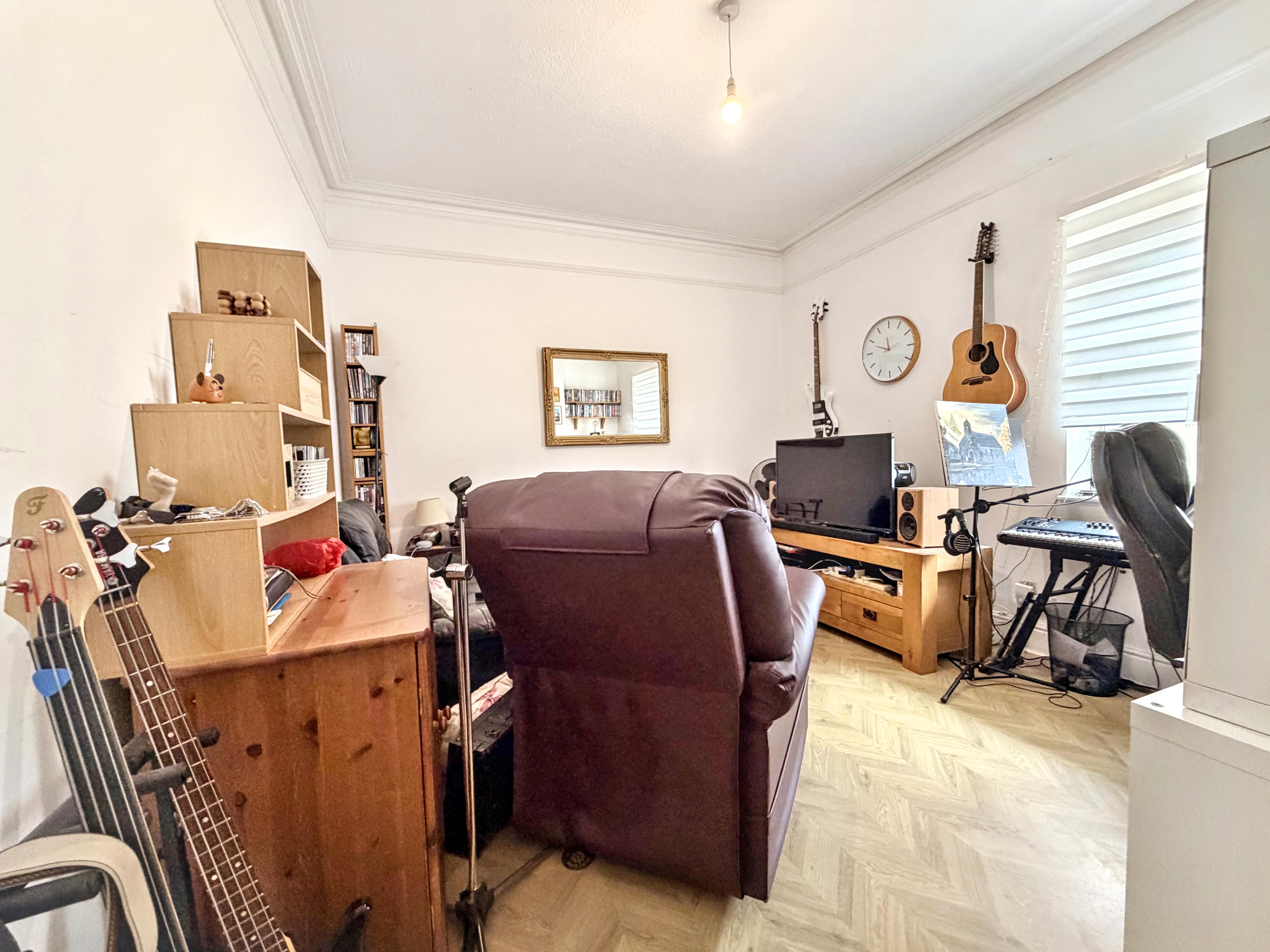 4 - Living room