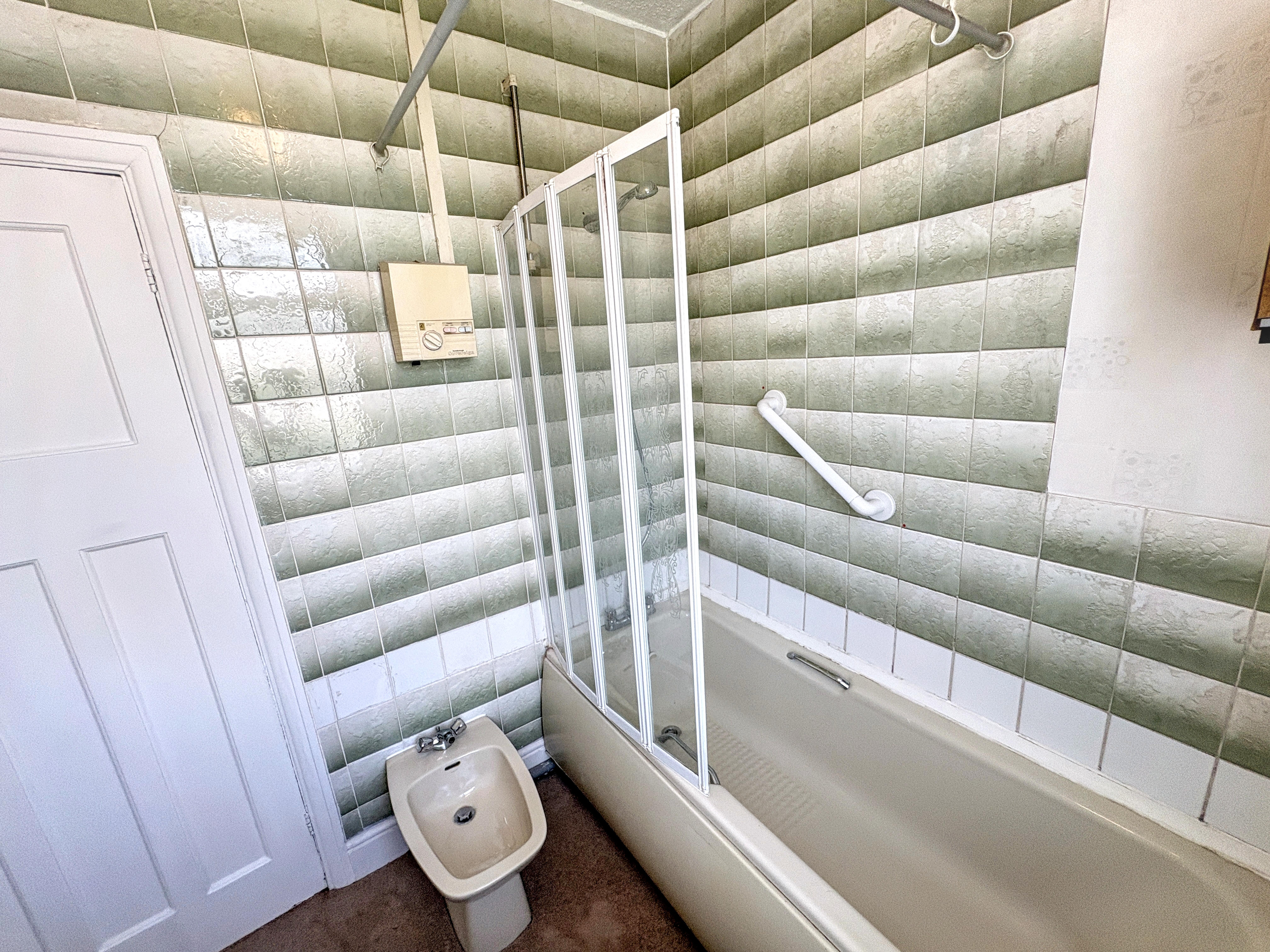 15 - Bathroom