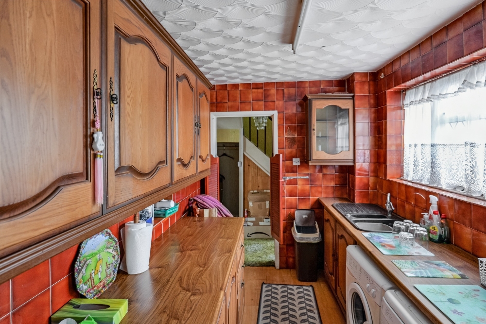 3 - Kitchen