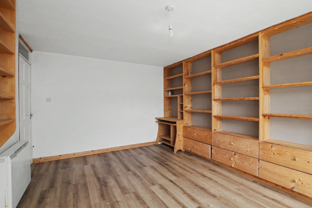 8 - Living room