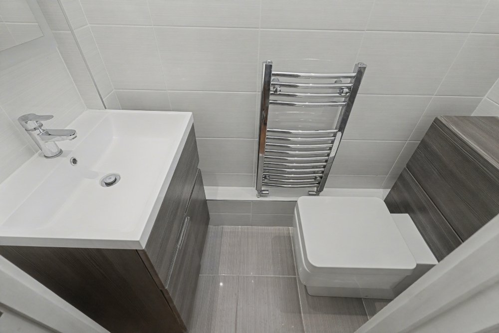 11 - Downstairs WC