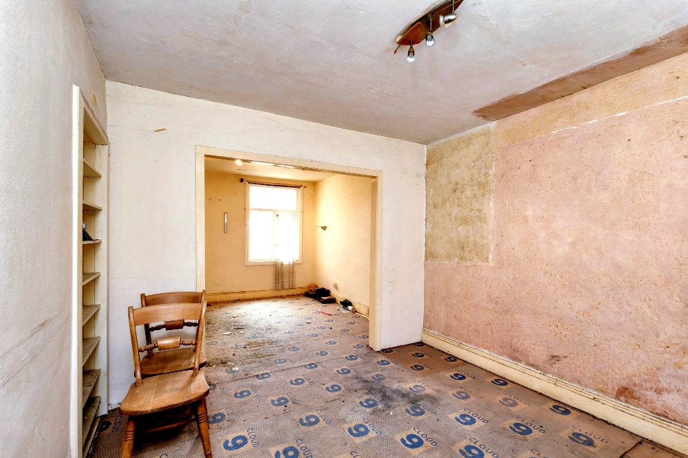 7 - Living room