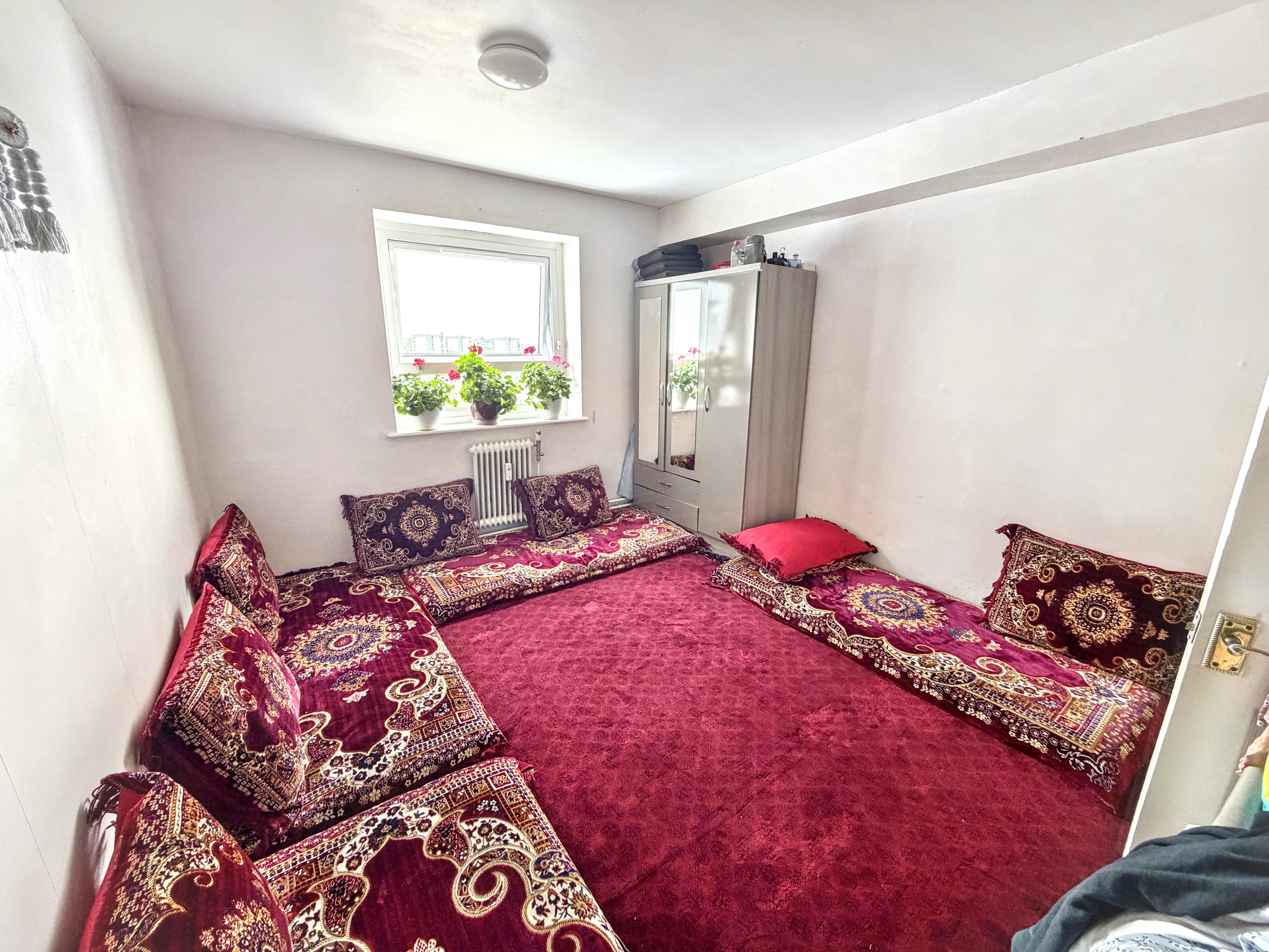 Bedroom 1 - 5