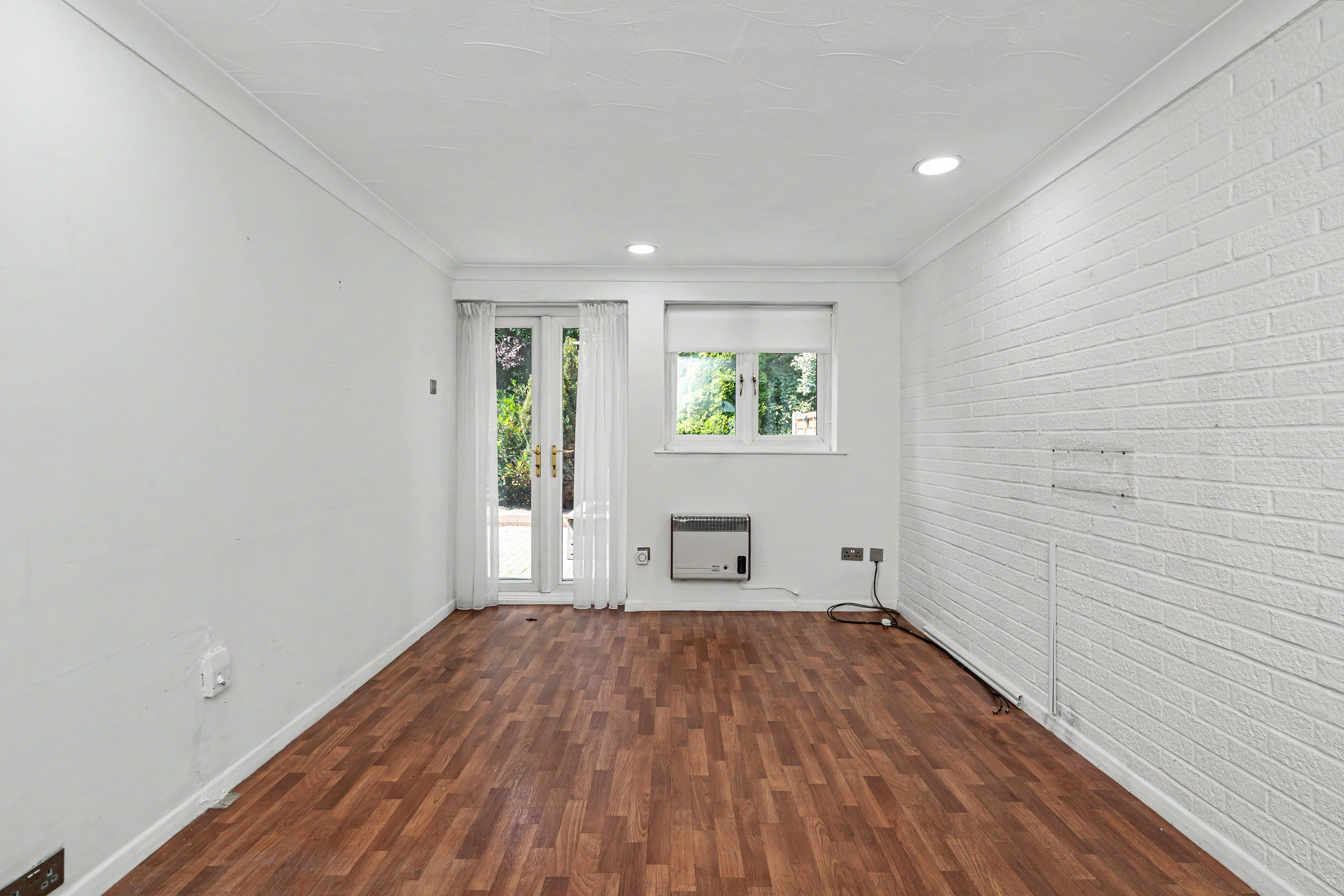6 - Living room