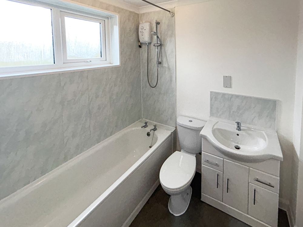 17 - Bathroom