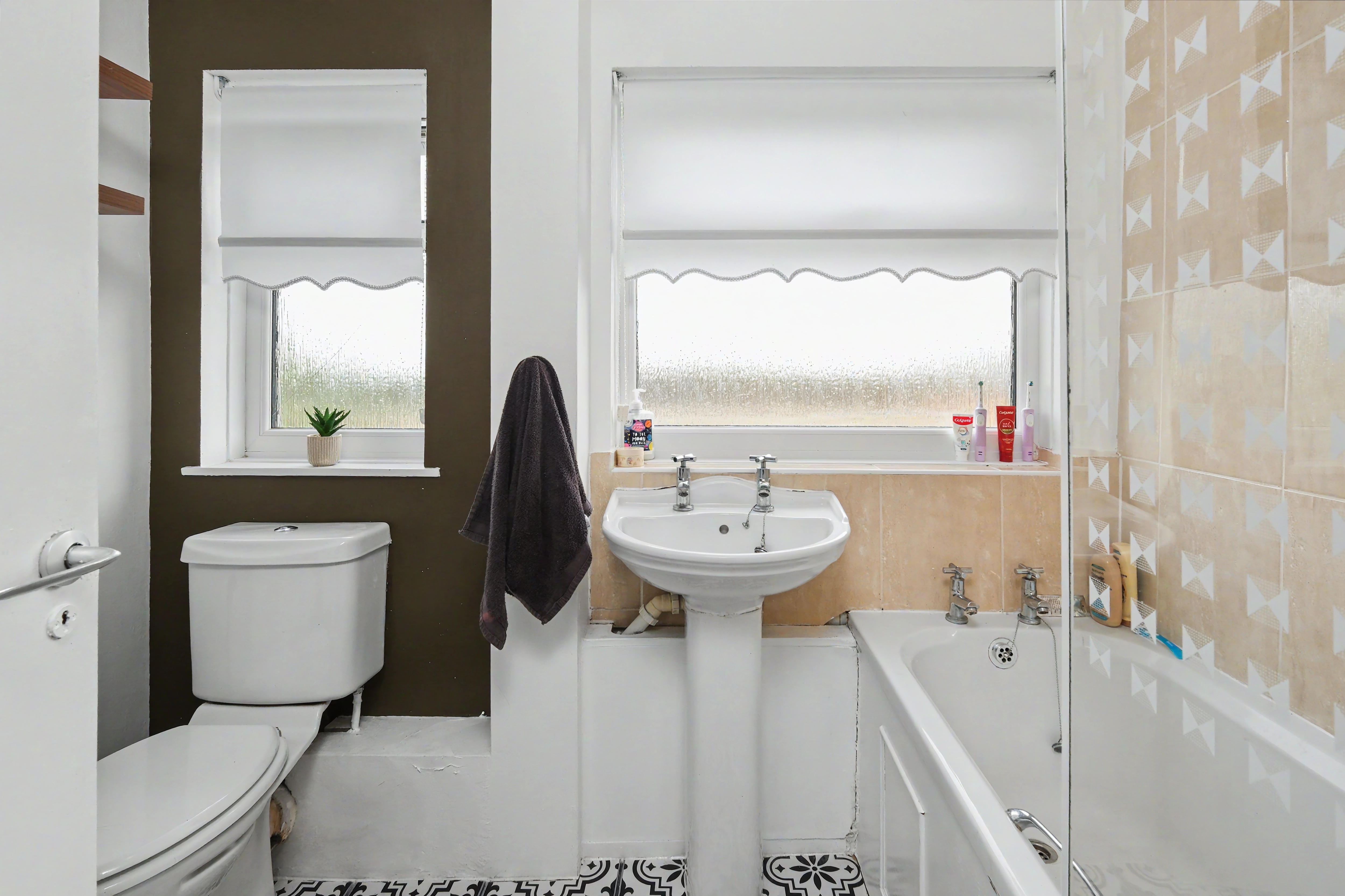 15 - Bathroom