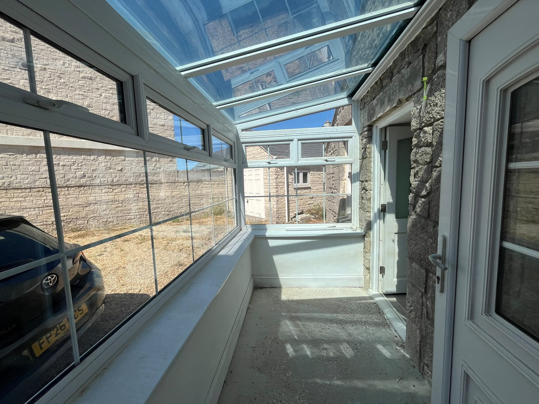 8 - Side entrance_