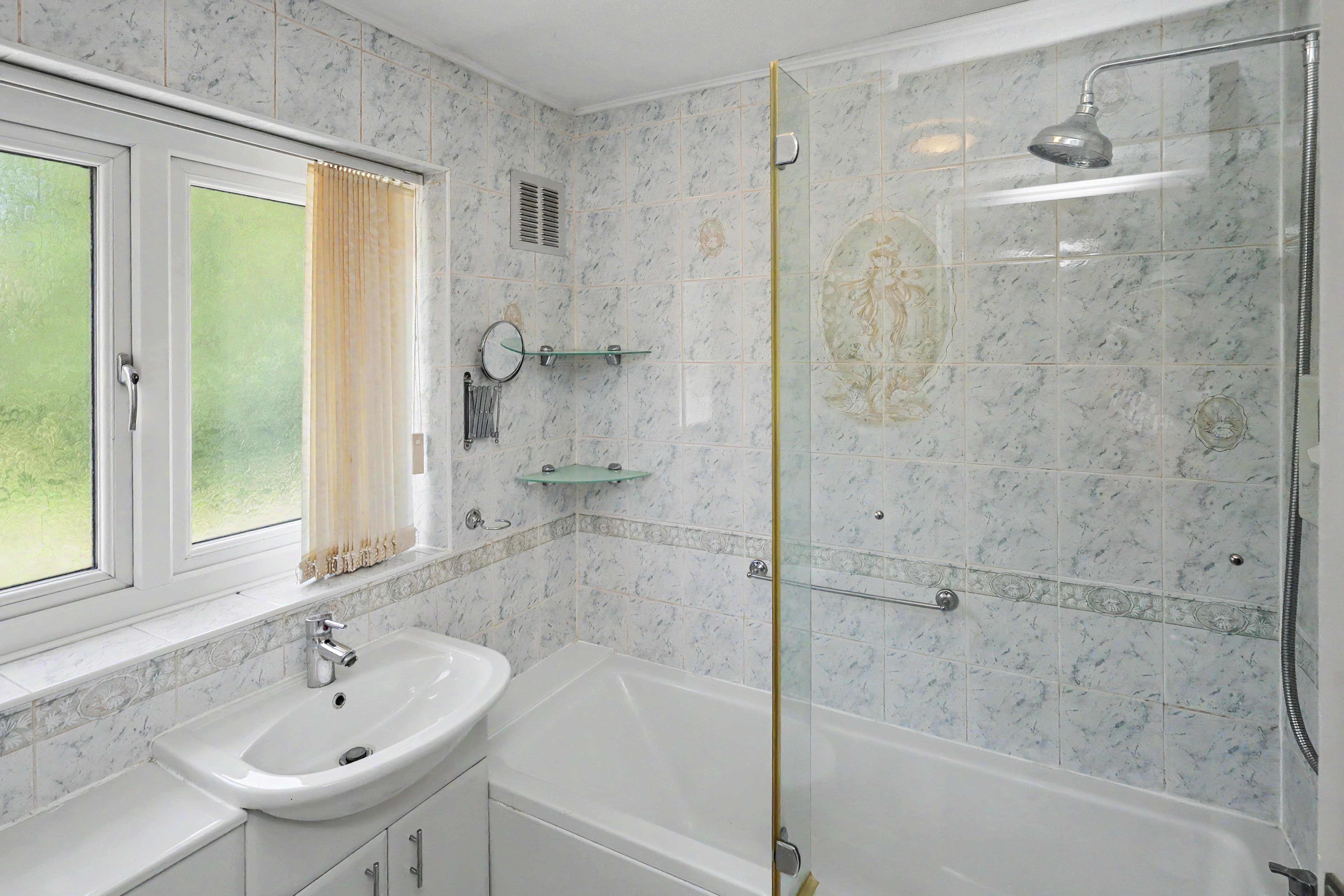 18 - Bathroom