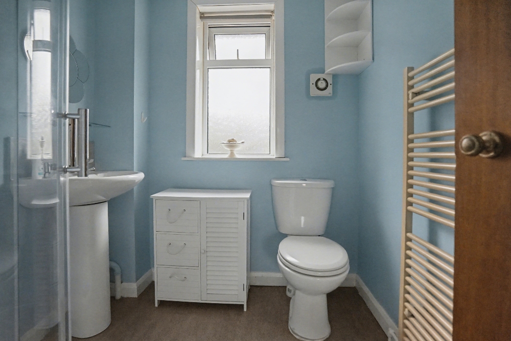 18 - Bathroom