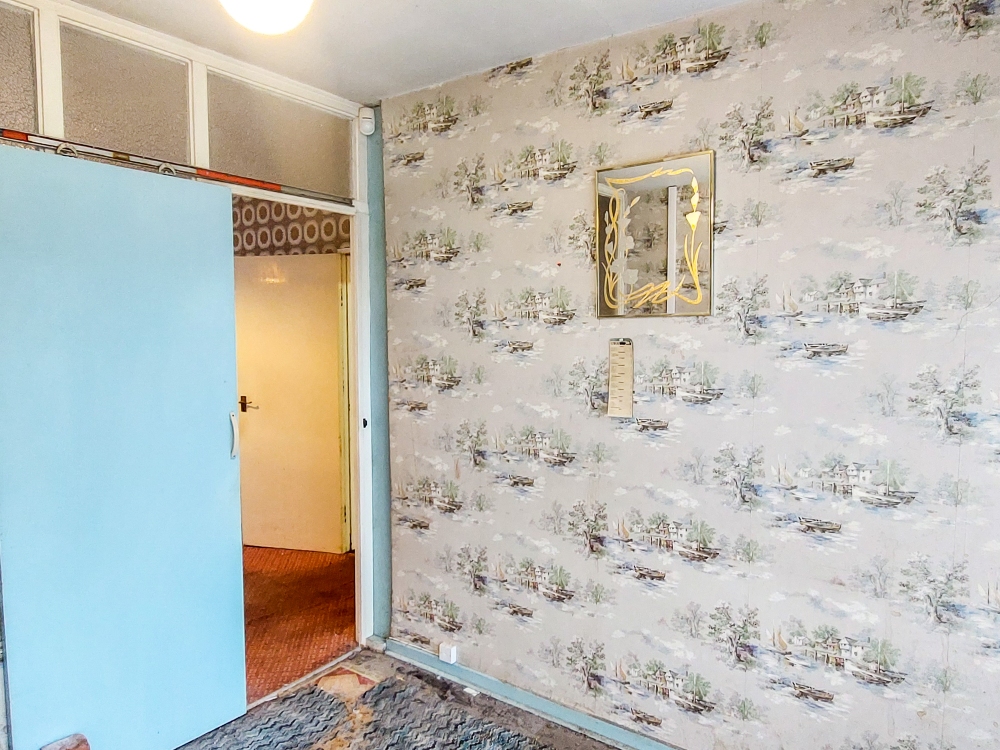 8 - Dining room