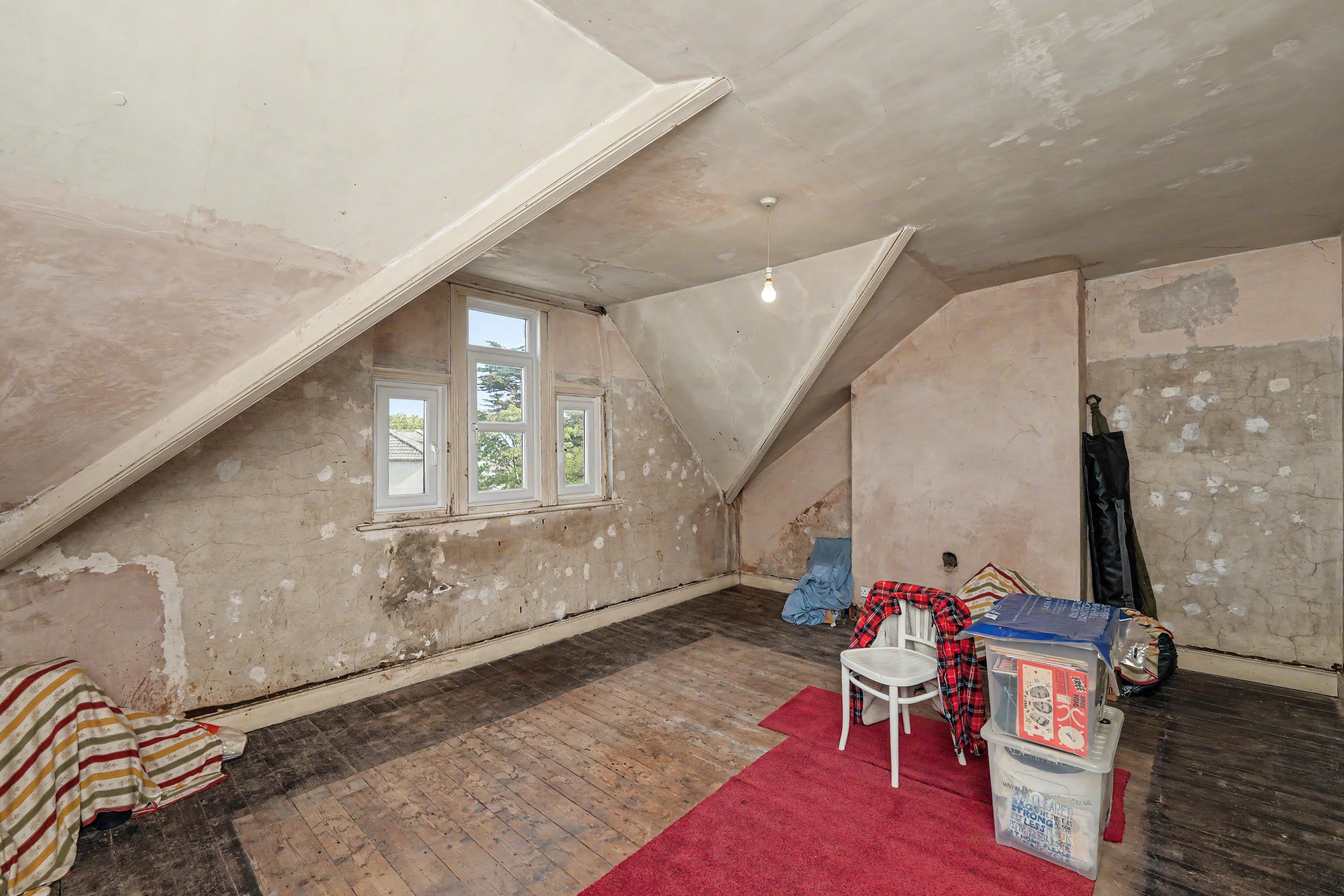 15 - Bedroom 5