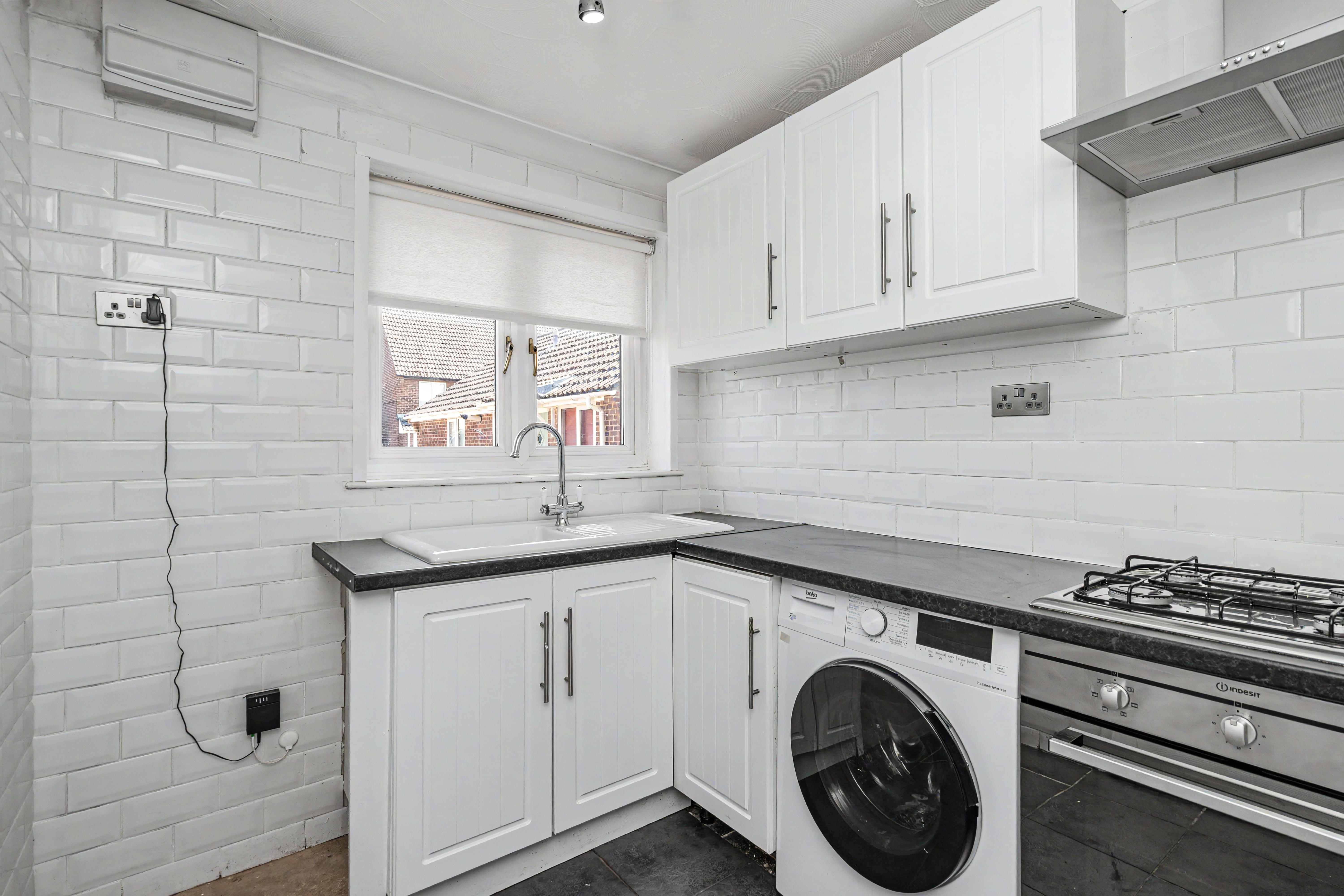 5 - Kitchen