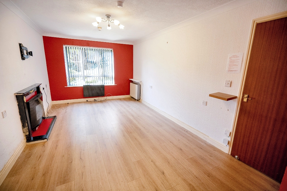 8 - Living room