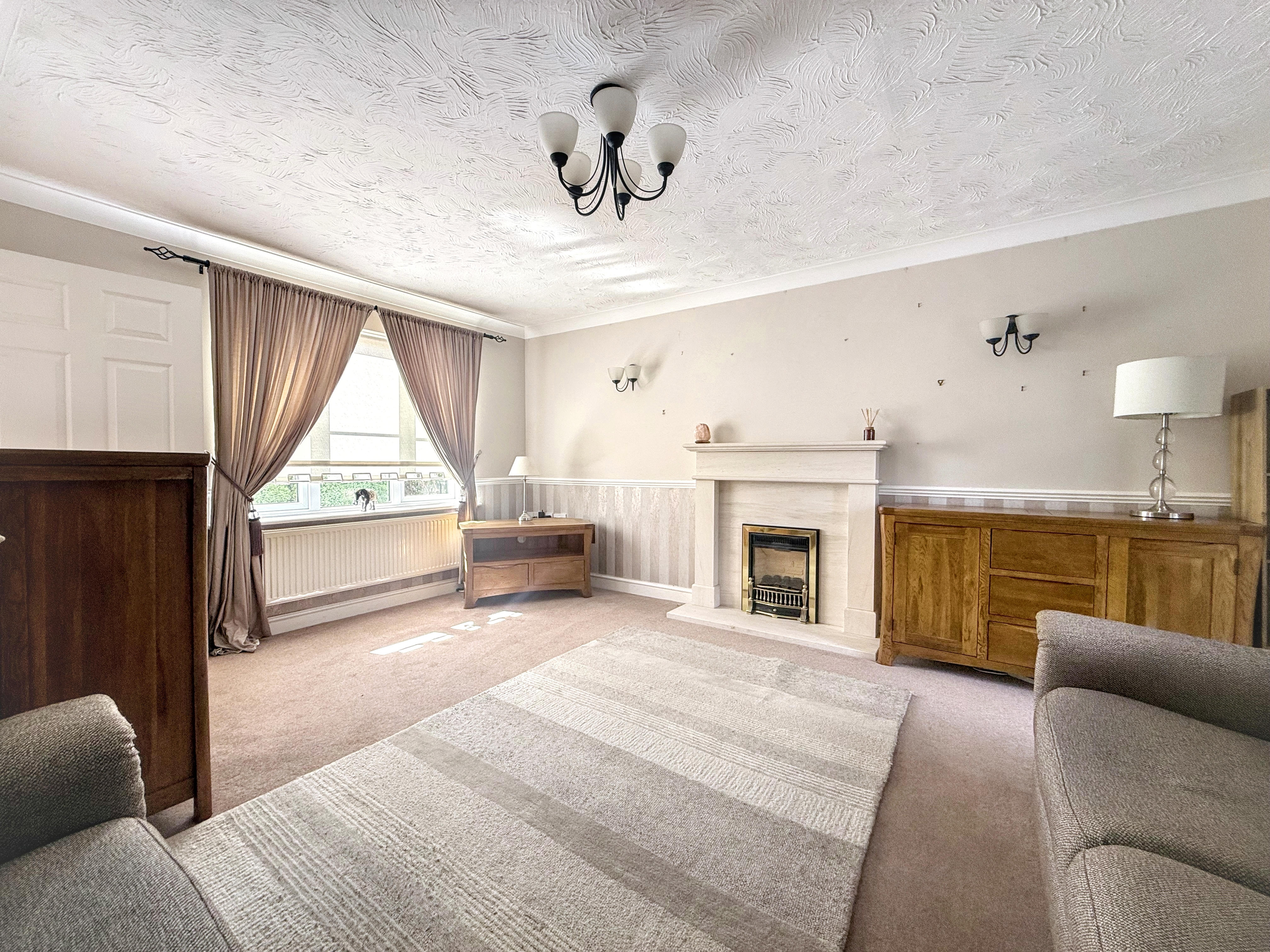 4 - Living room