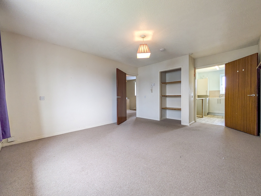 5 - Living room