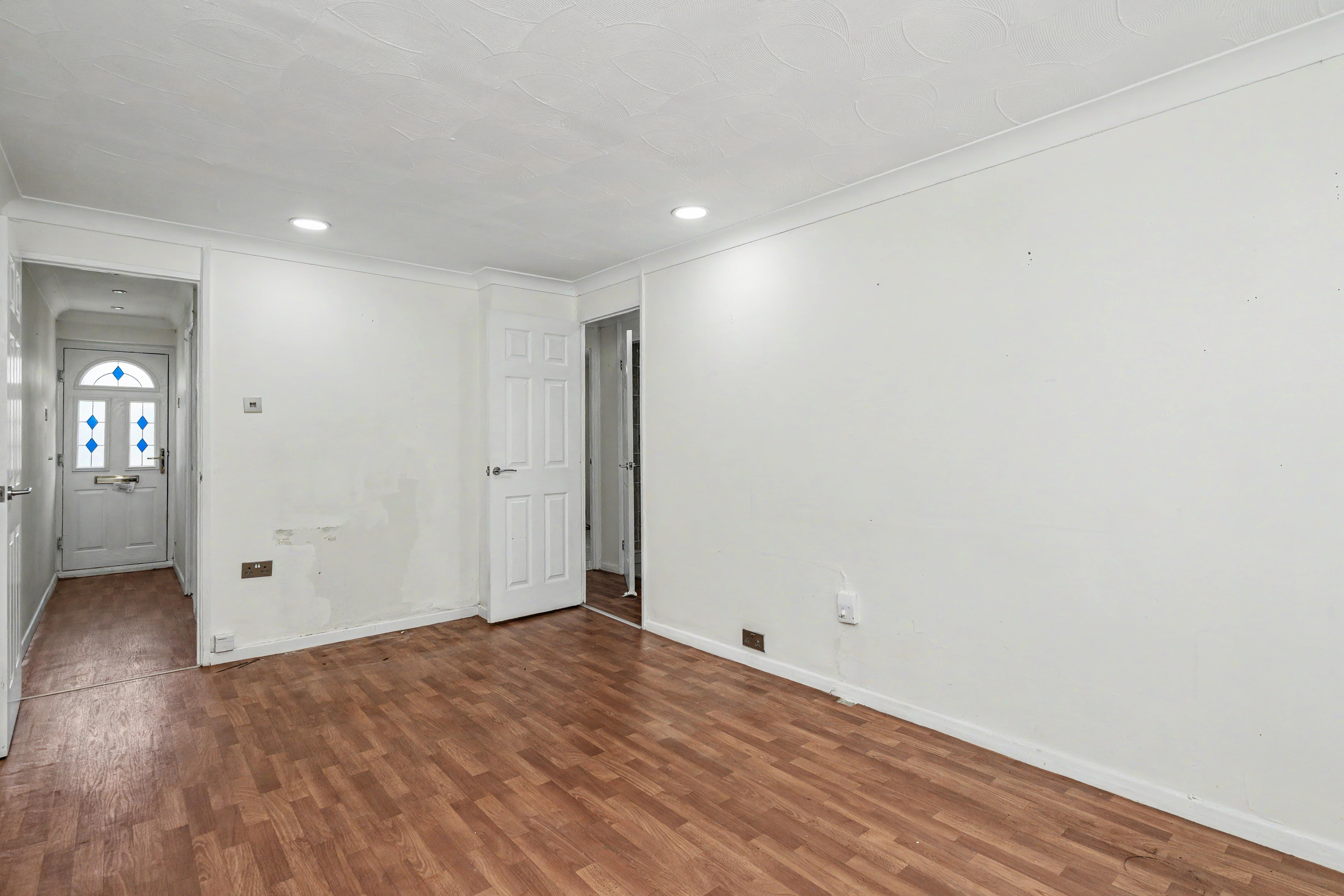 8 - Living room