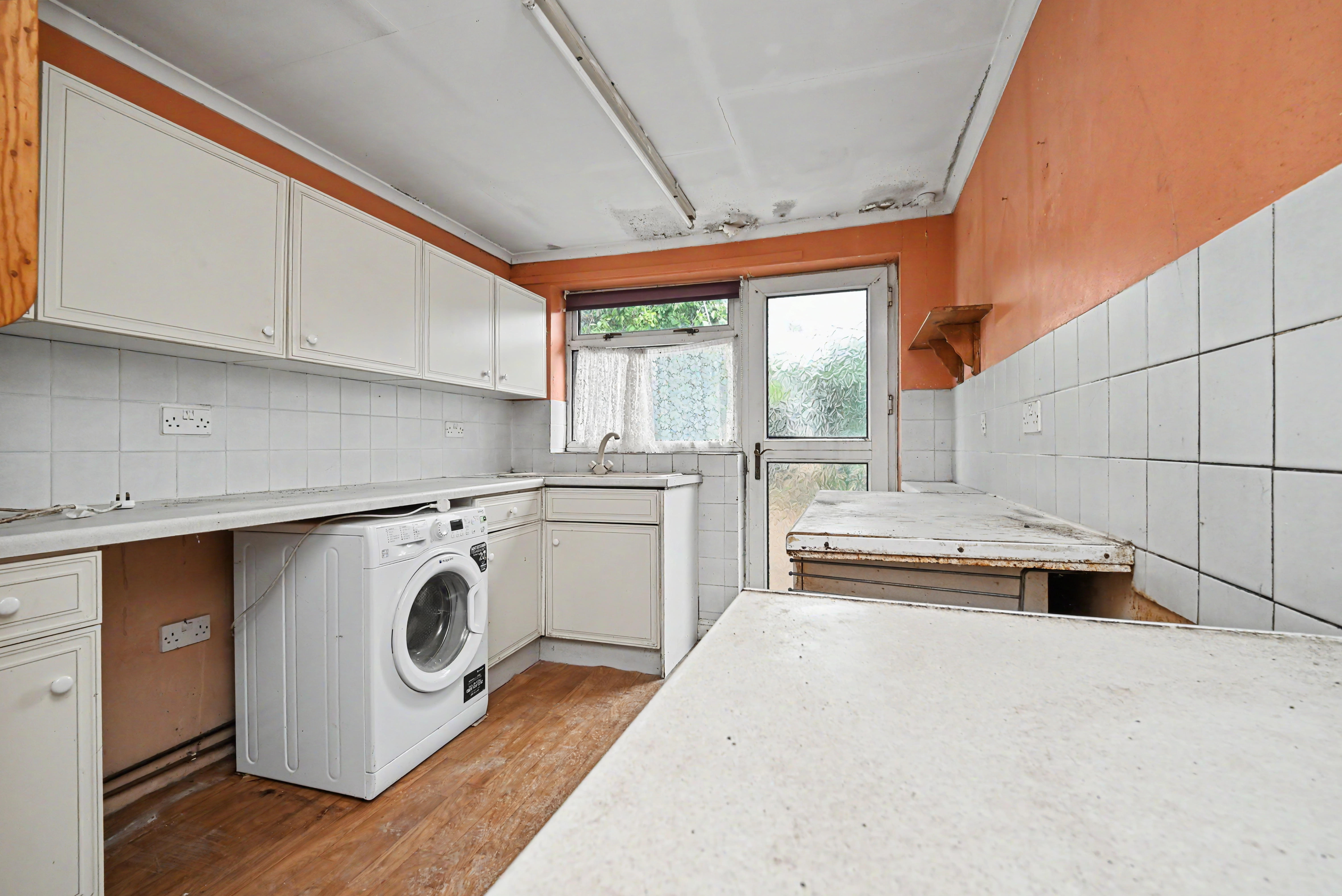 3 - Kitchen