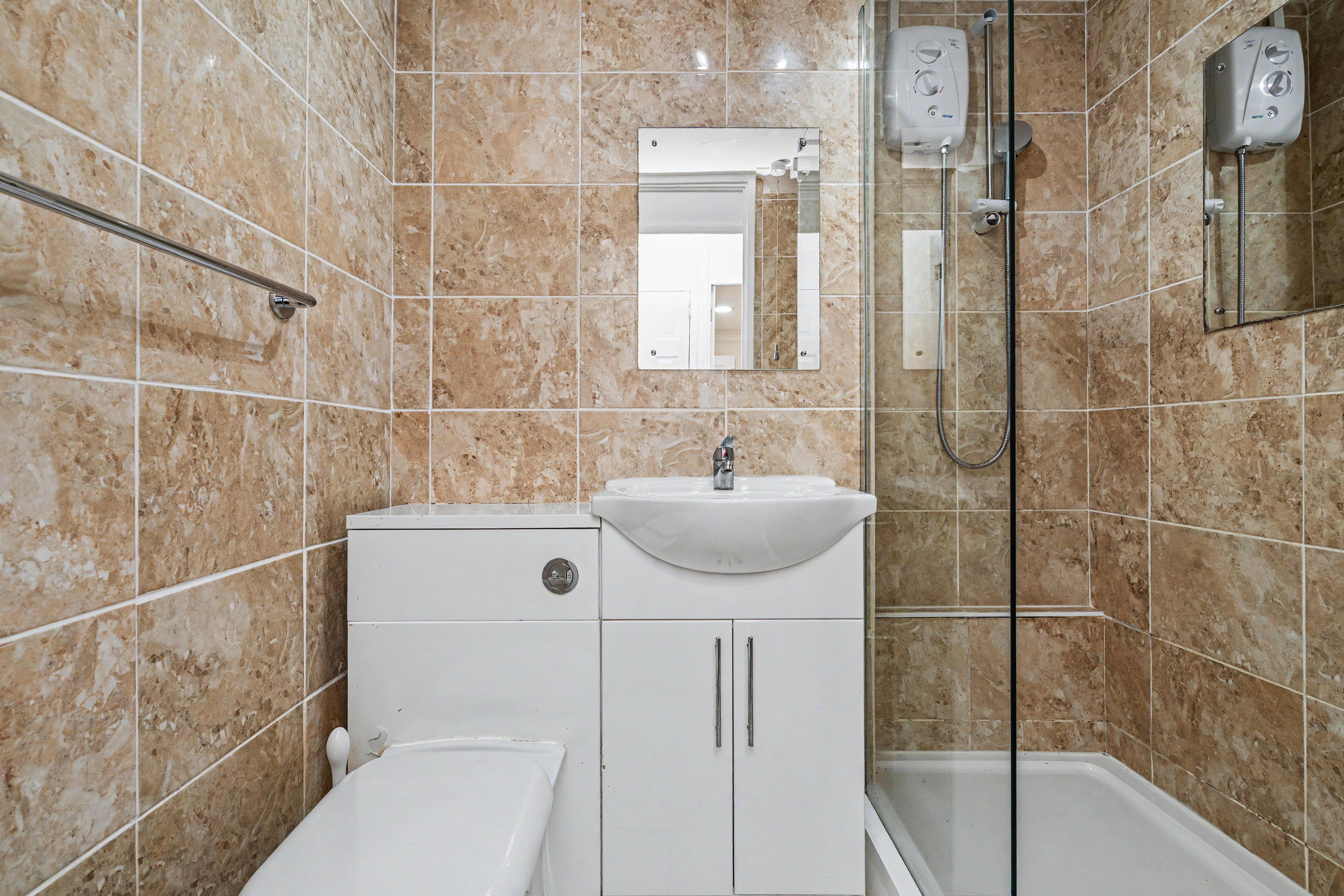15 - Bathroom