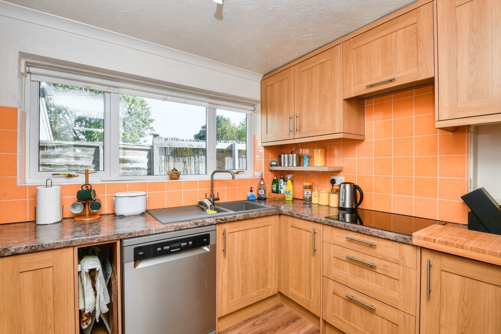 4 - Kitchen