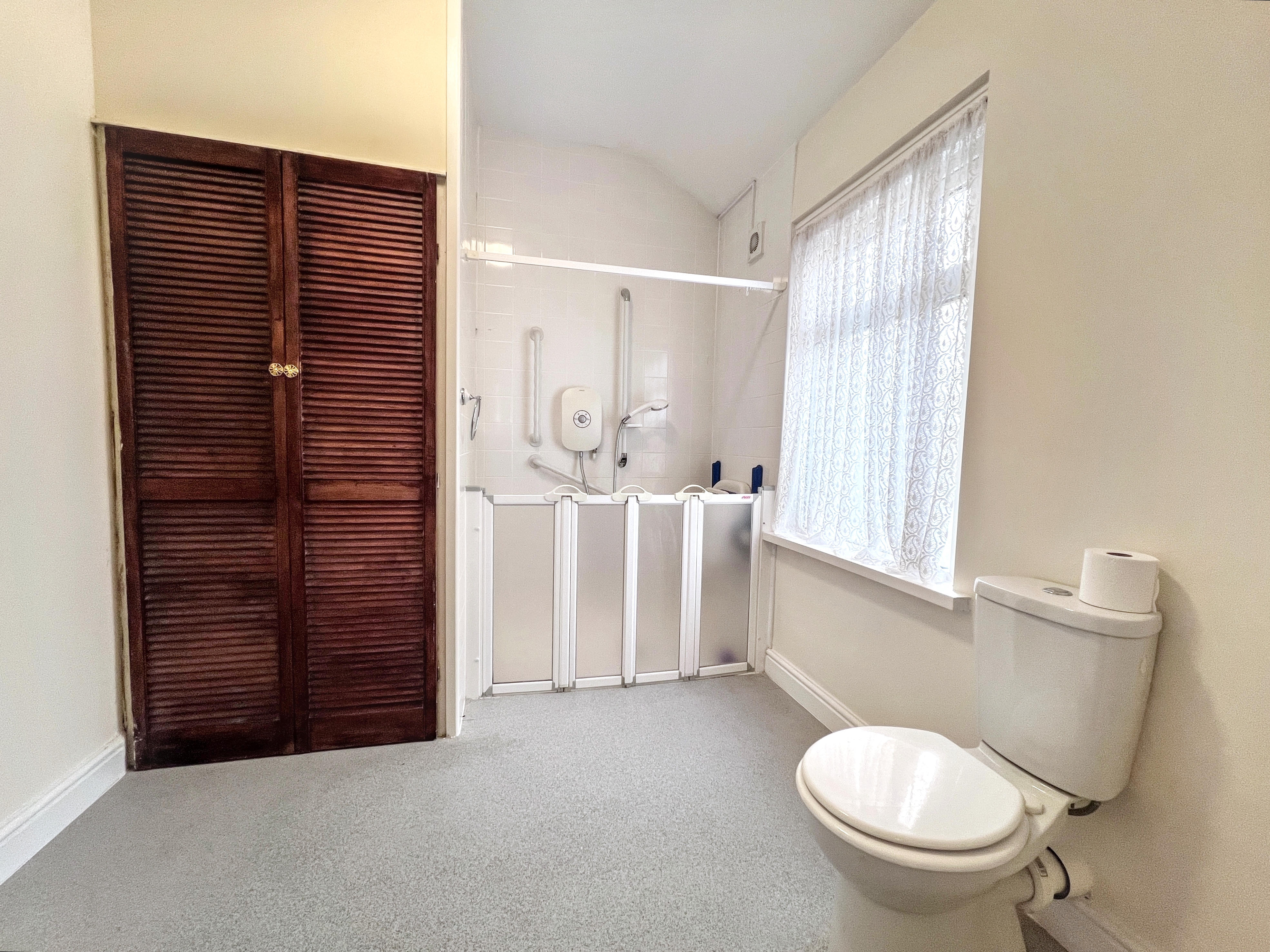 13 - Bathroom