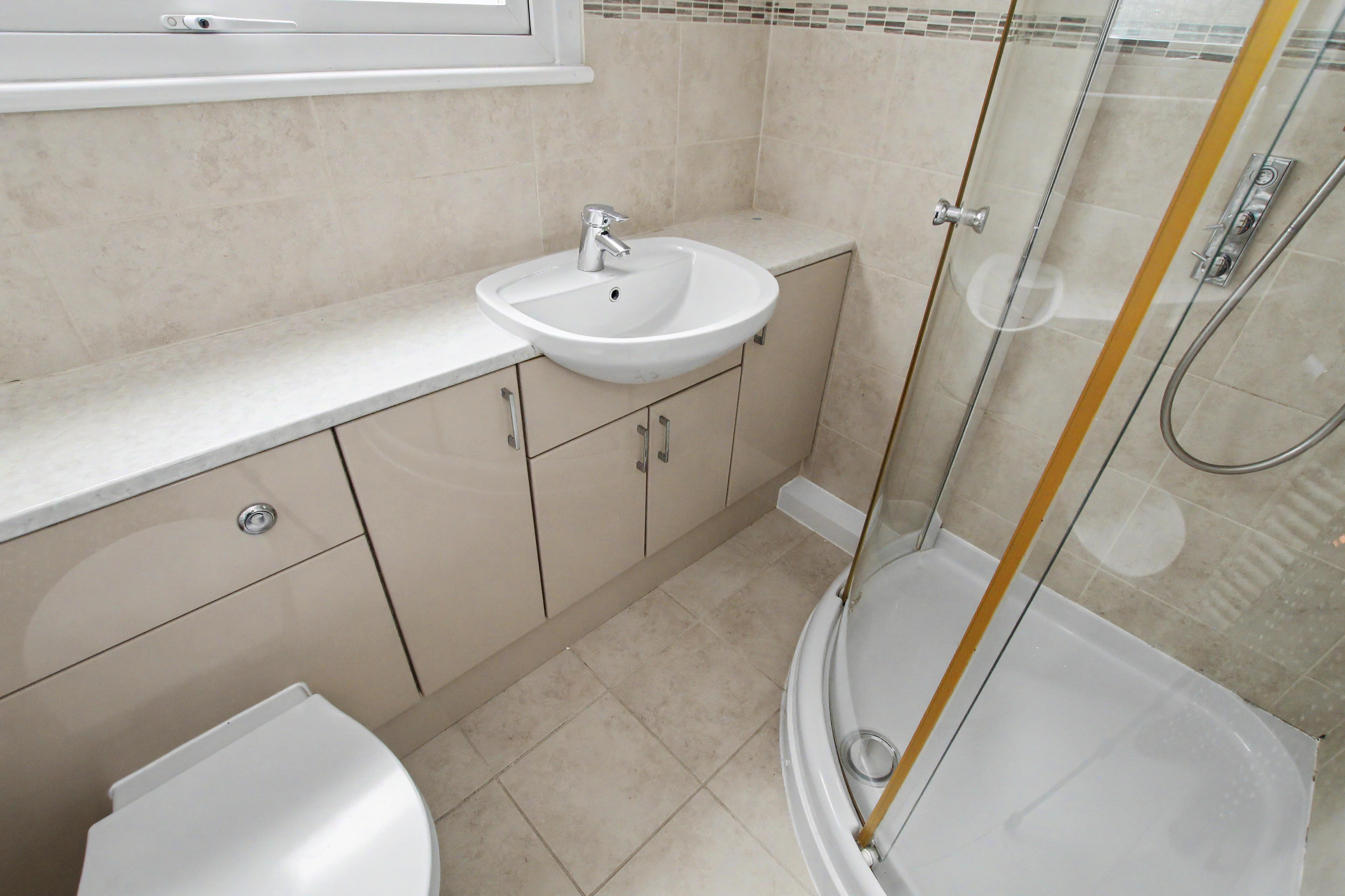 20 - Shower room
