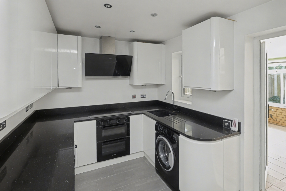 5 - Kitchen