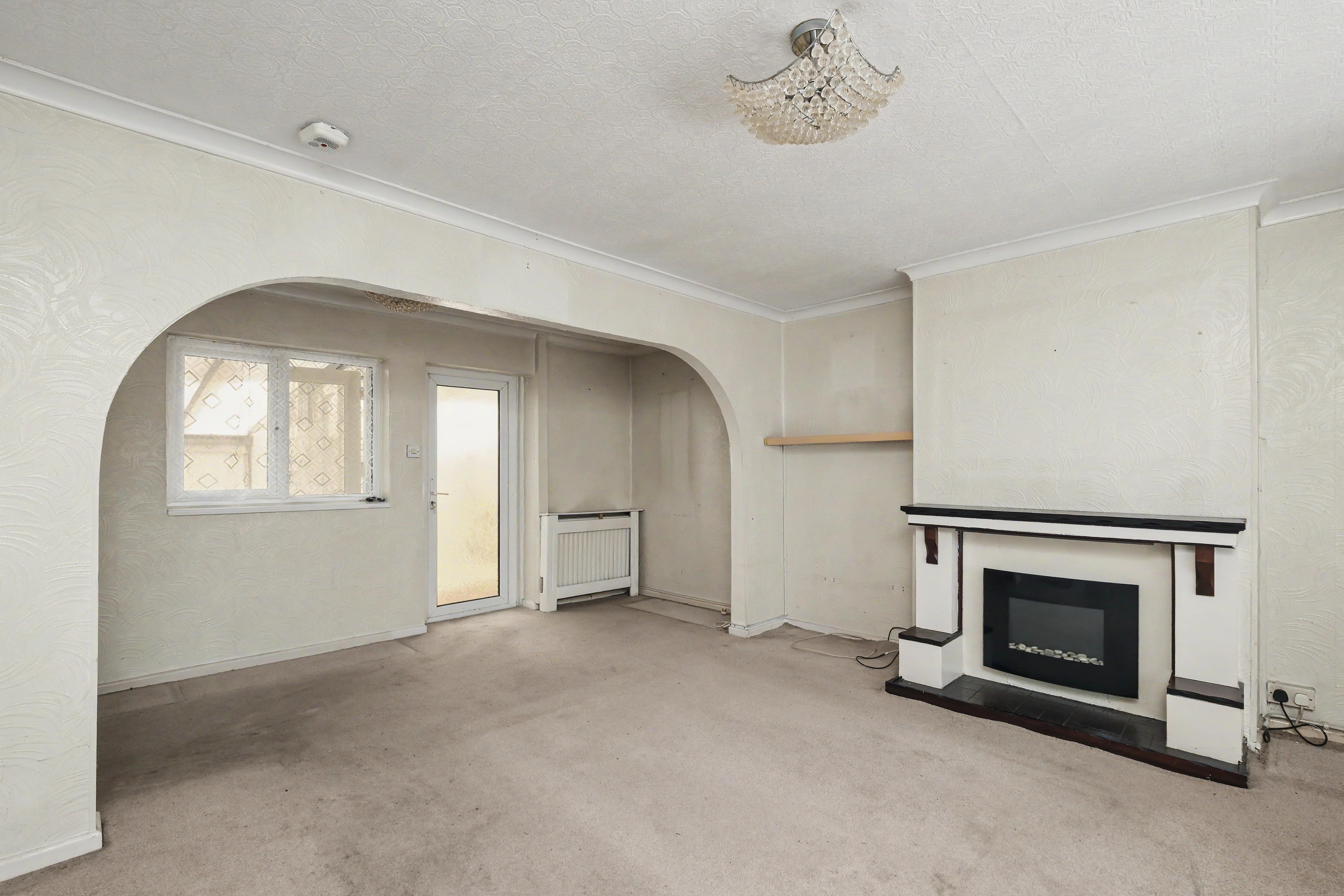 6 - Living room