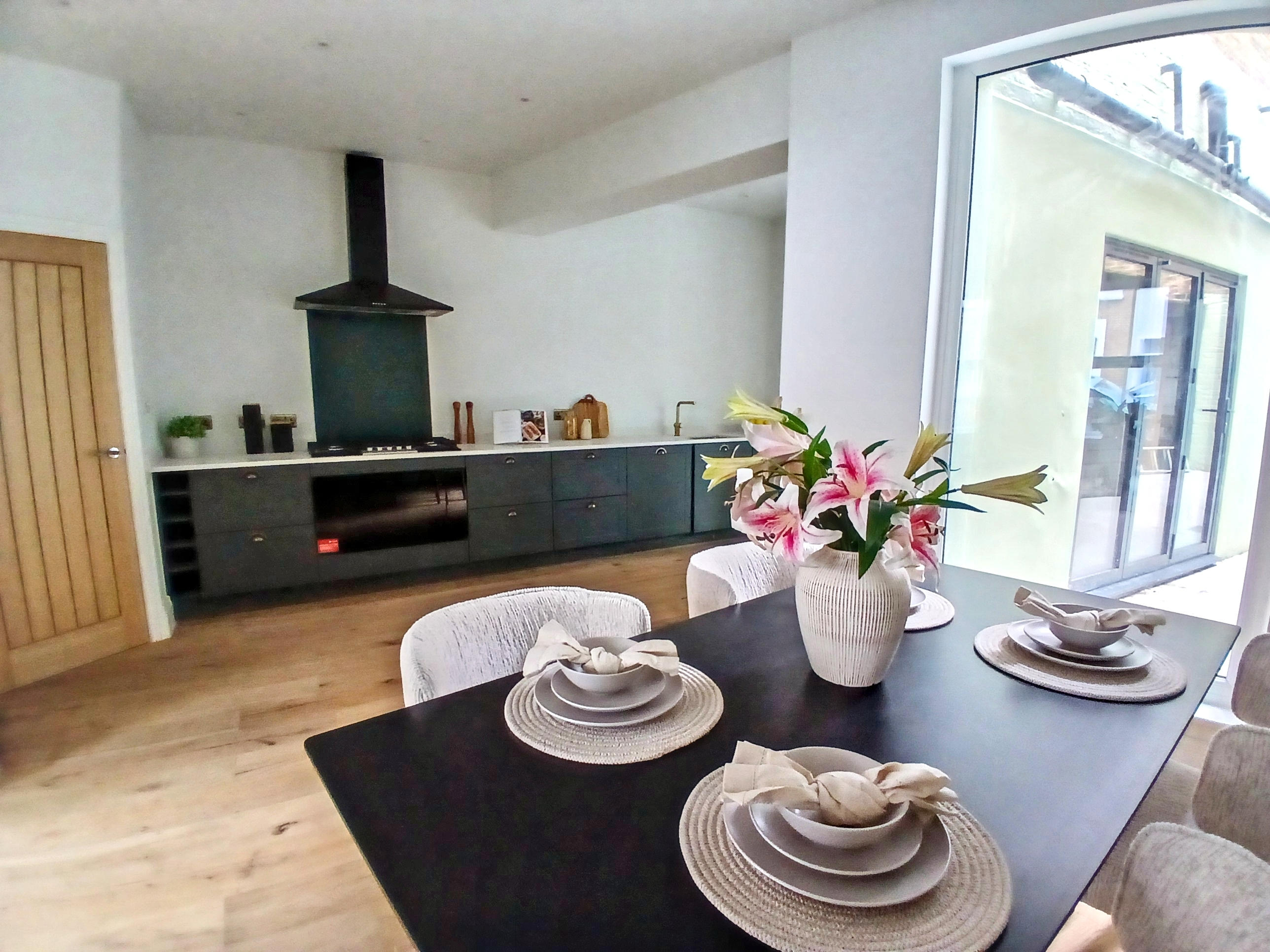 7 - Kitchen