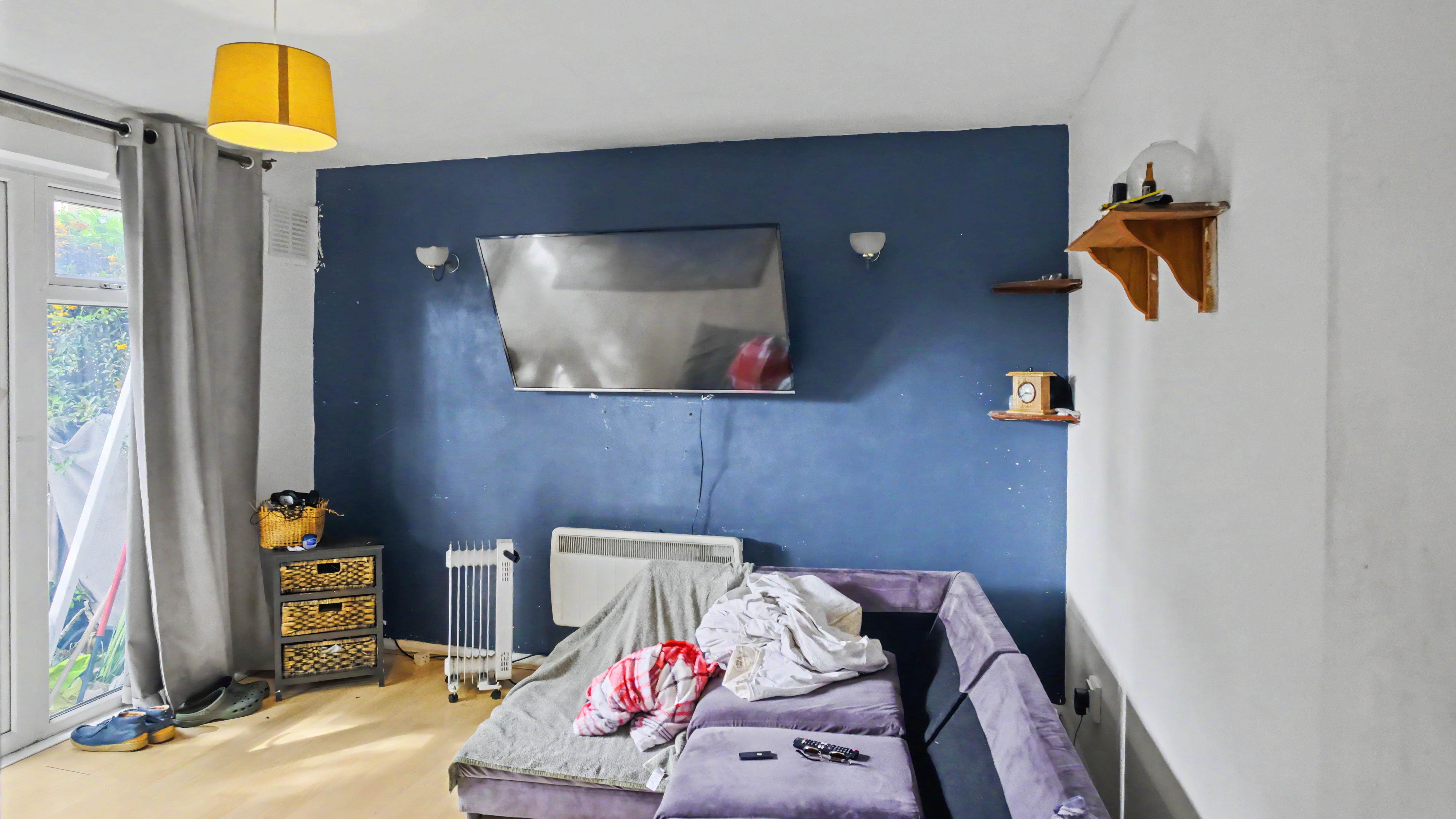5 - Living room
