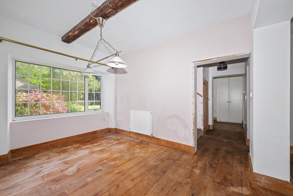 10 - Dining room
